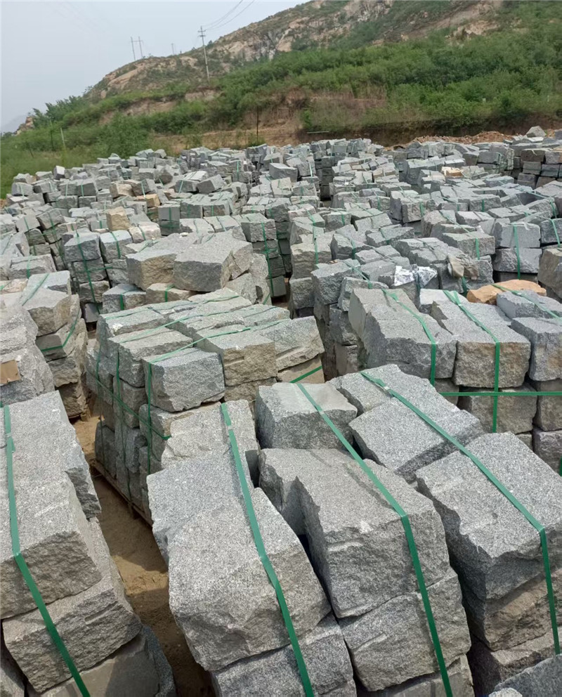 工业风 景观毛石挡墙 青石板岩垒墙石 高粱红砌墙石