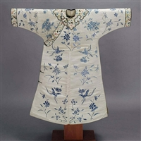 上海回收旗袍   老戏服  真丝被面   现场估价   当面支付