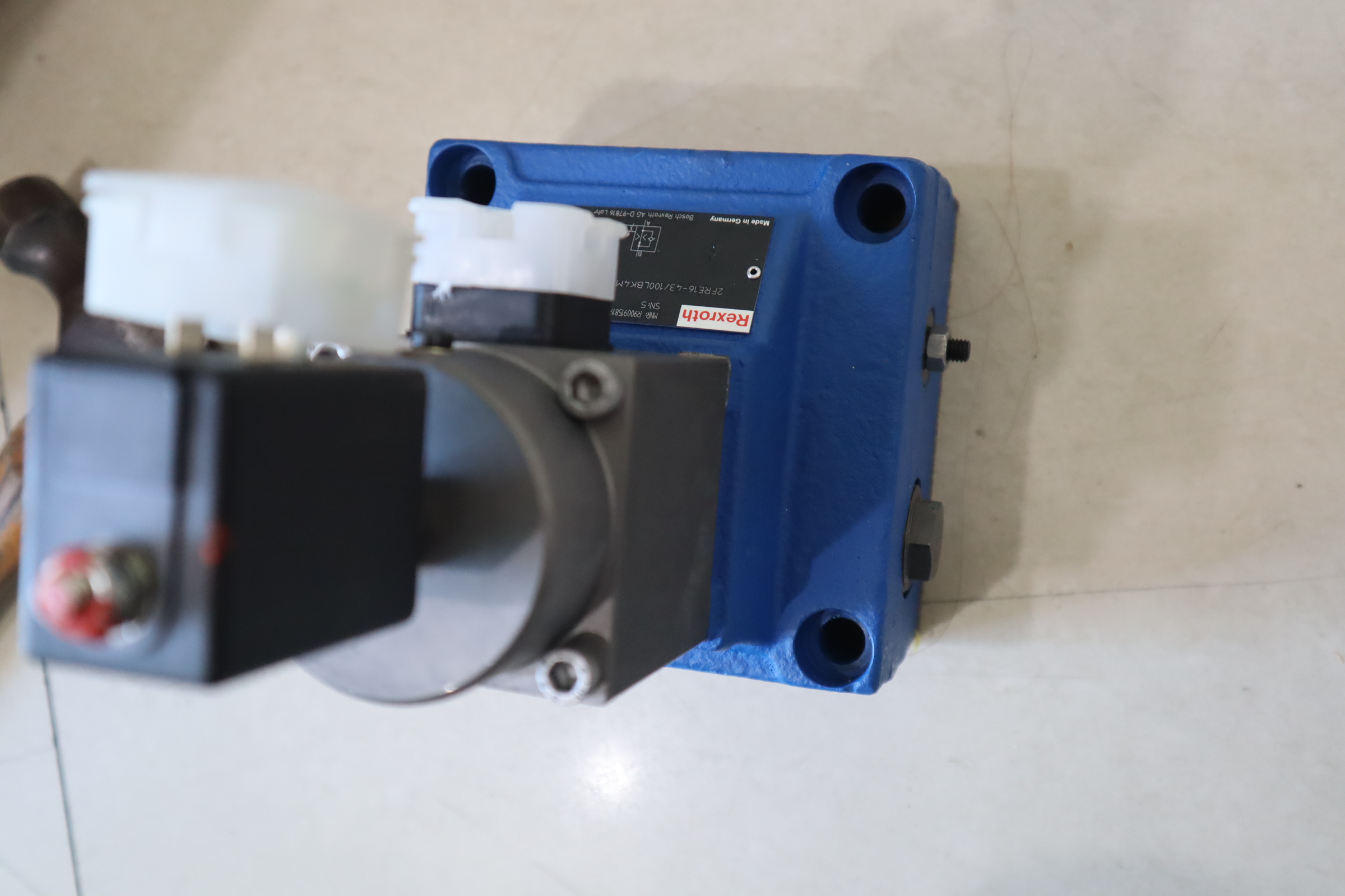 2FRE16-43/100LBK4M R900915819 德国力士乐REXROTH比例流量阀