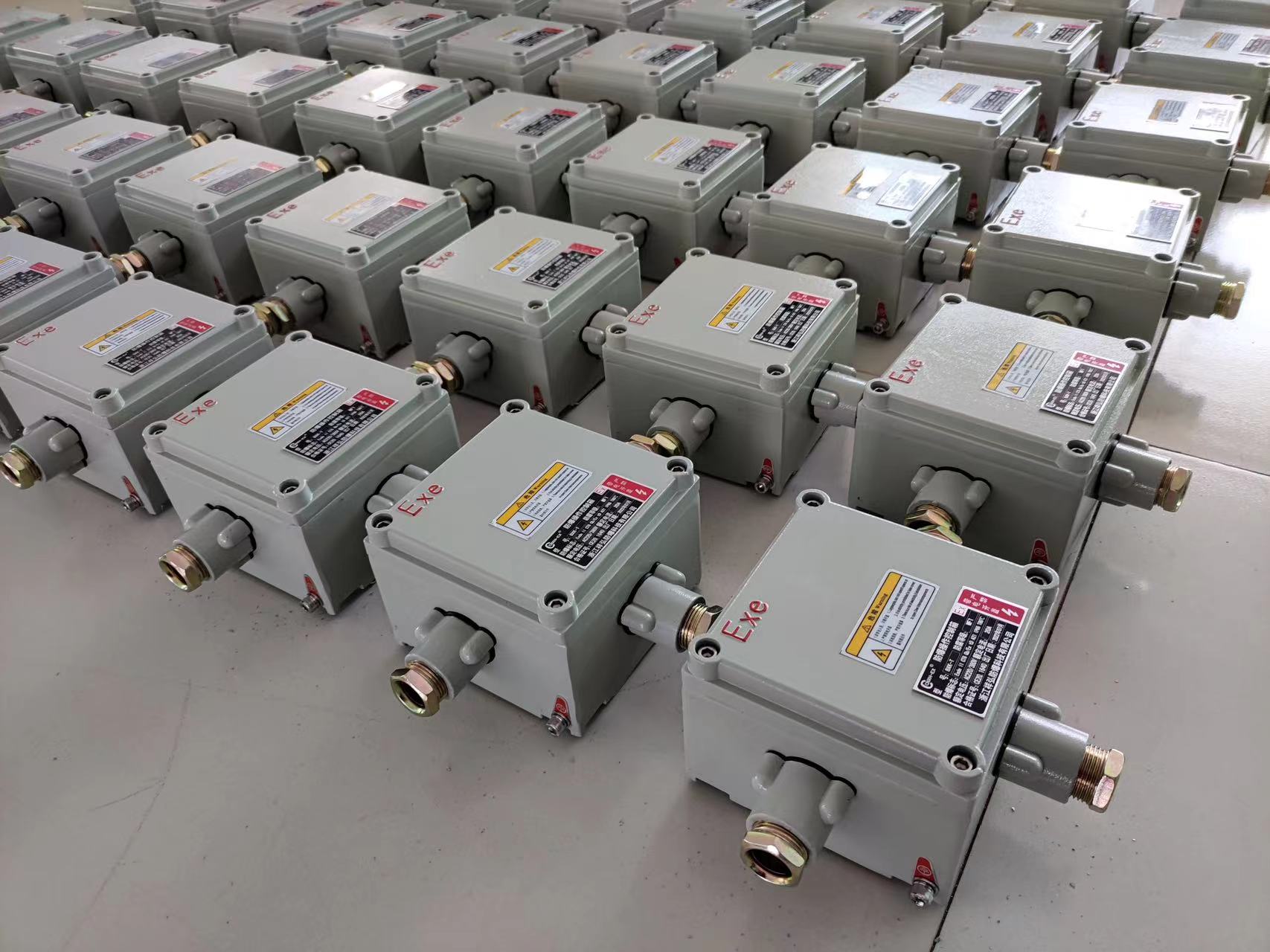  LED防眩泛光灯 不锈钢材质 带防雨罩 耐压耐腐蚀  经久耐用 设计科学