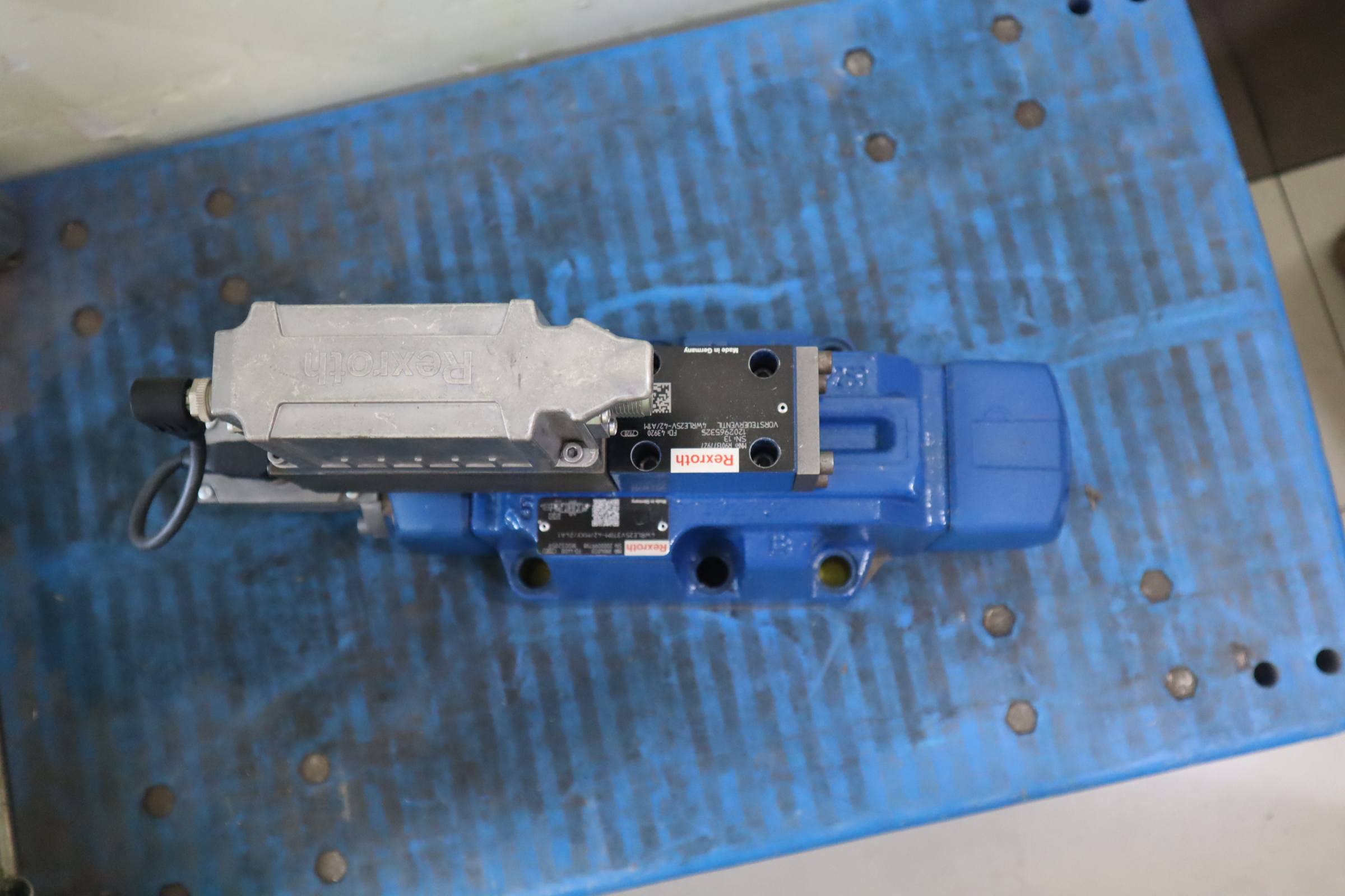 4WRLE25V370M-42/MXY/24A1 R901401731 德国力士乐REXROTH比例阀