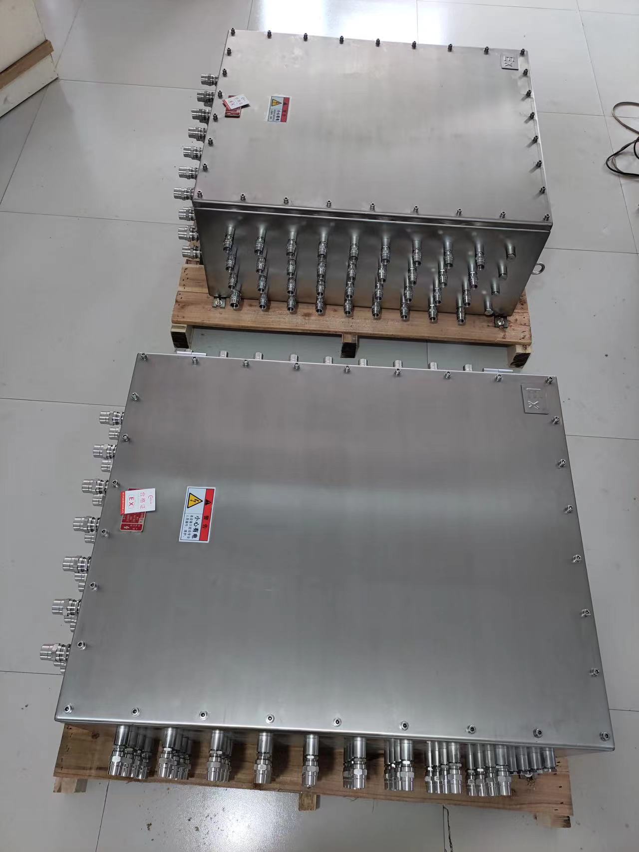  led防爆灯150w 不锈钢照明动力接线箱  经久耐用 设计科学