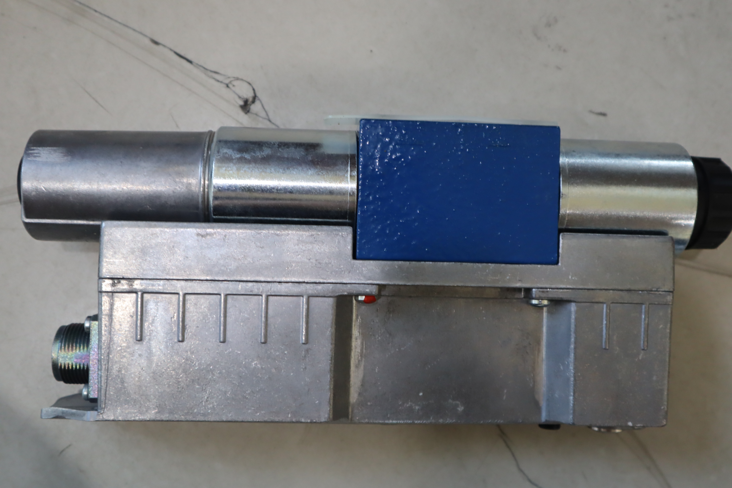 4WREE6V08-30/V/24F1 R901524353 德国力士乐REXROTH比例阀