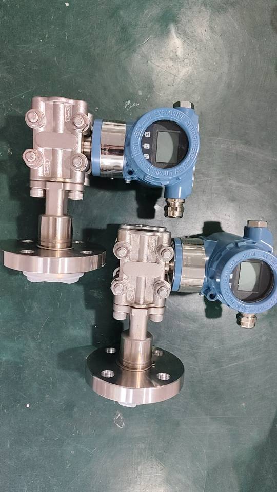 单法兰LT侧装液位变送器