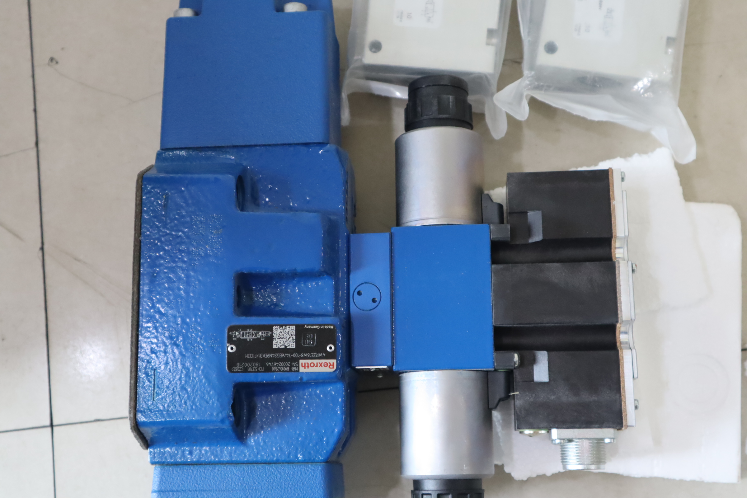 4WRZE16W8-100-74/6EG24N9EK31/F1D3M R901042860 力士乐REXROTH阀