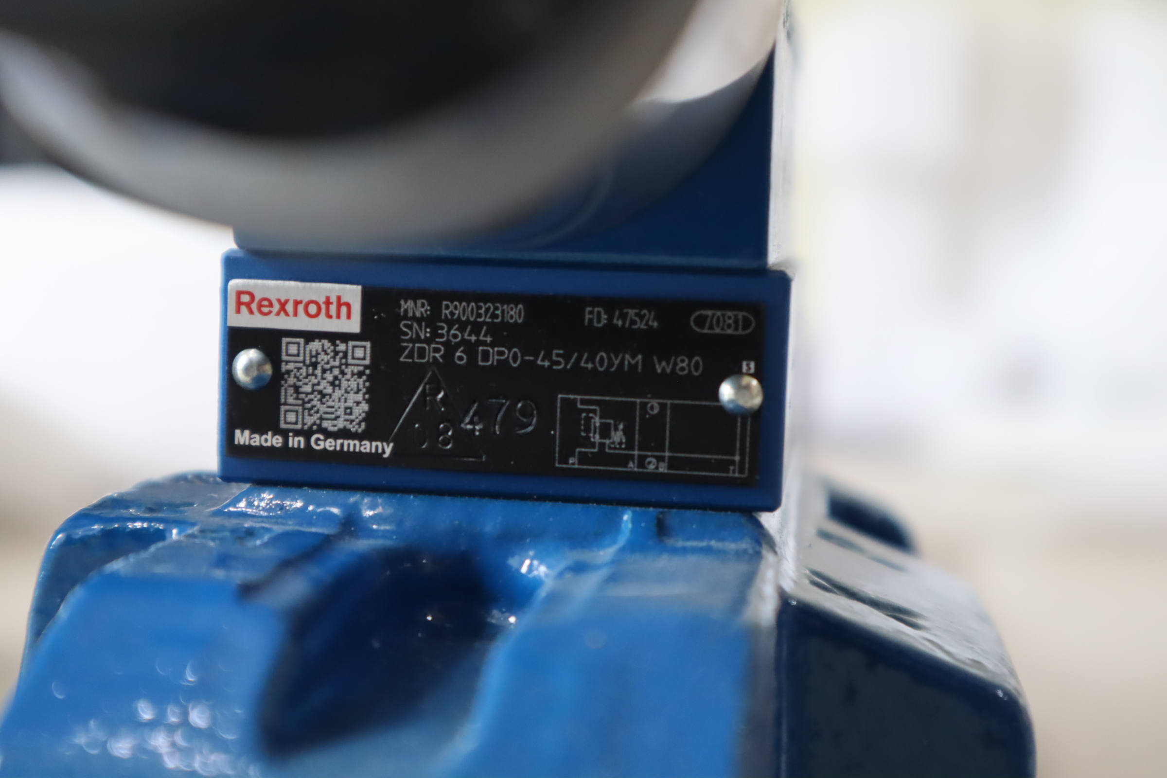 4WRZE16W8-100-74/6EG24N9EK31/F1D3M R901042860 力士乐REXROTH阀