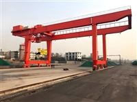 集装箱门式起重机在港口装卸中的高效应用案例