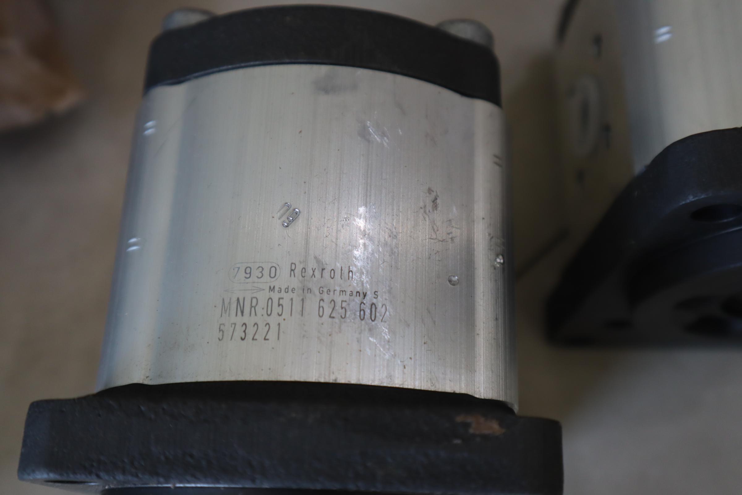 0511625602  AZMF-11-016UCB20ML 力士乐REXROTH齿轮马达齿轮泵