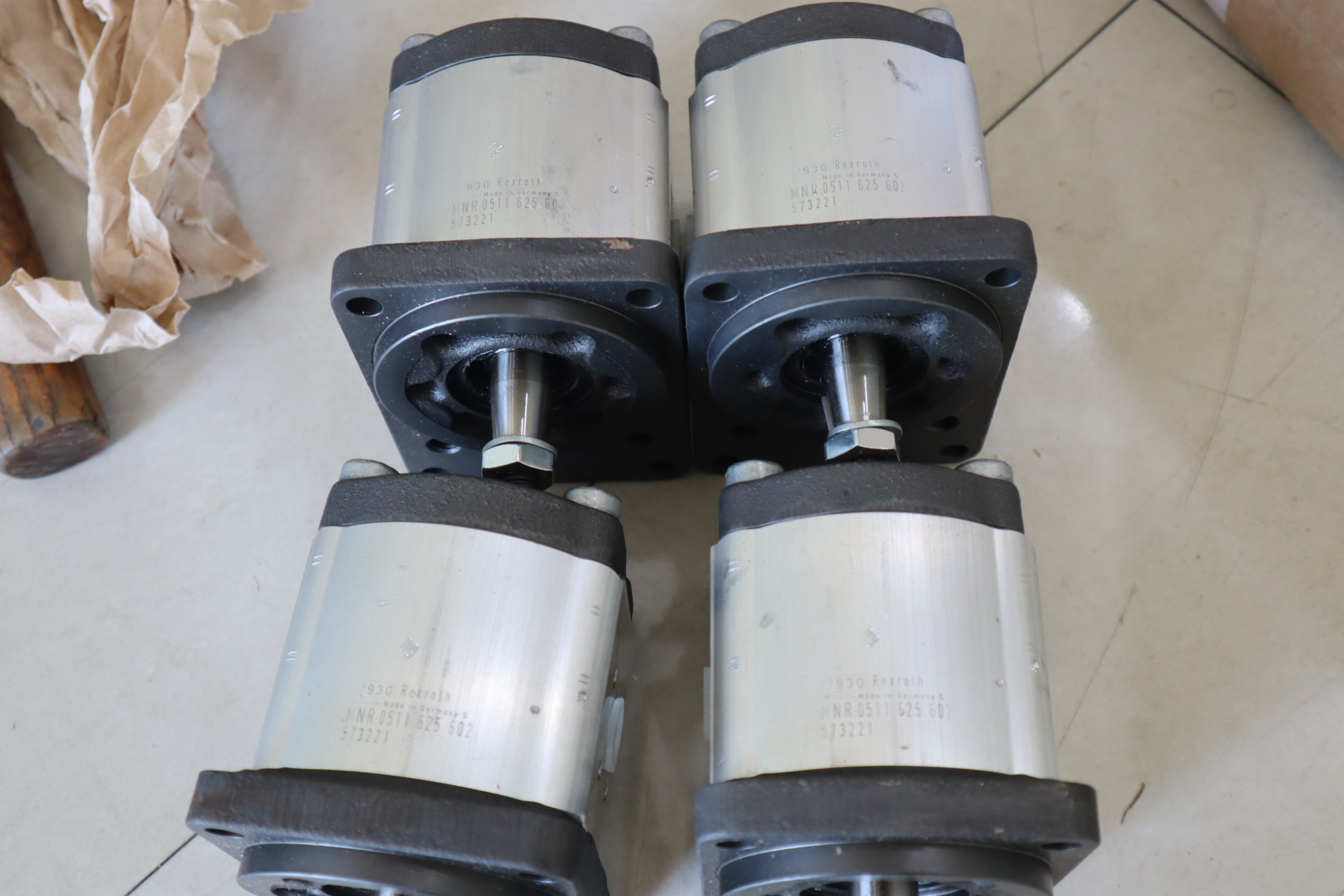 0511625602  AZMF-11-016UCB20ML 力士乐REXROTH齿轮马达齿轮泵