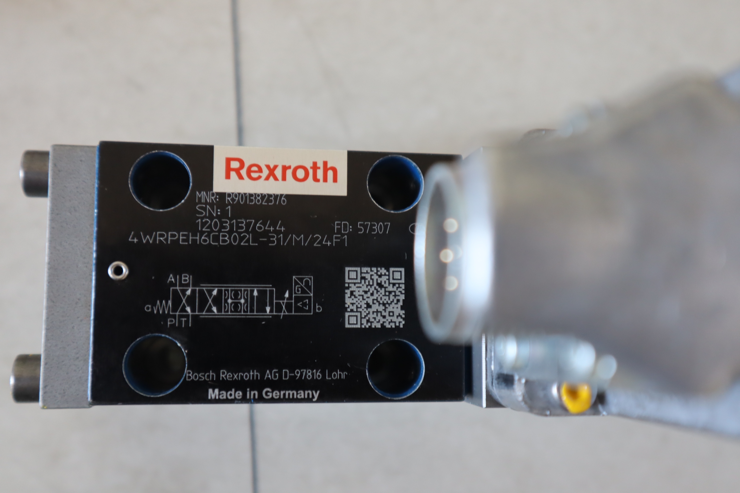 R901382376 4WRPEH6CB02L-3X/M/24F1 德国力士乐REXROTH比例阀