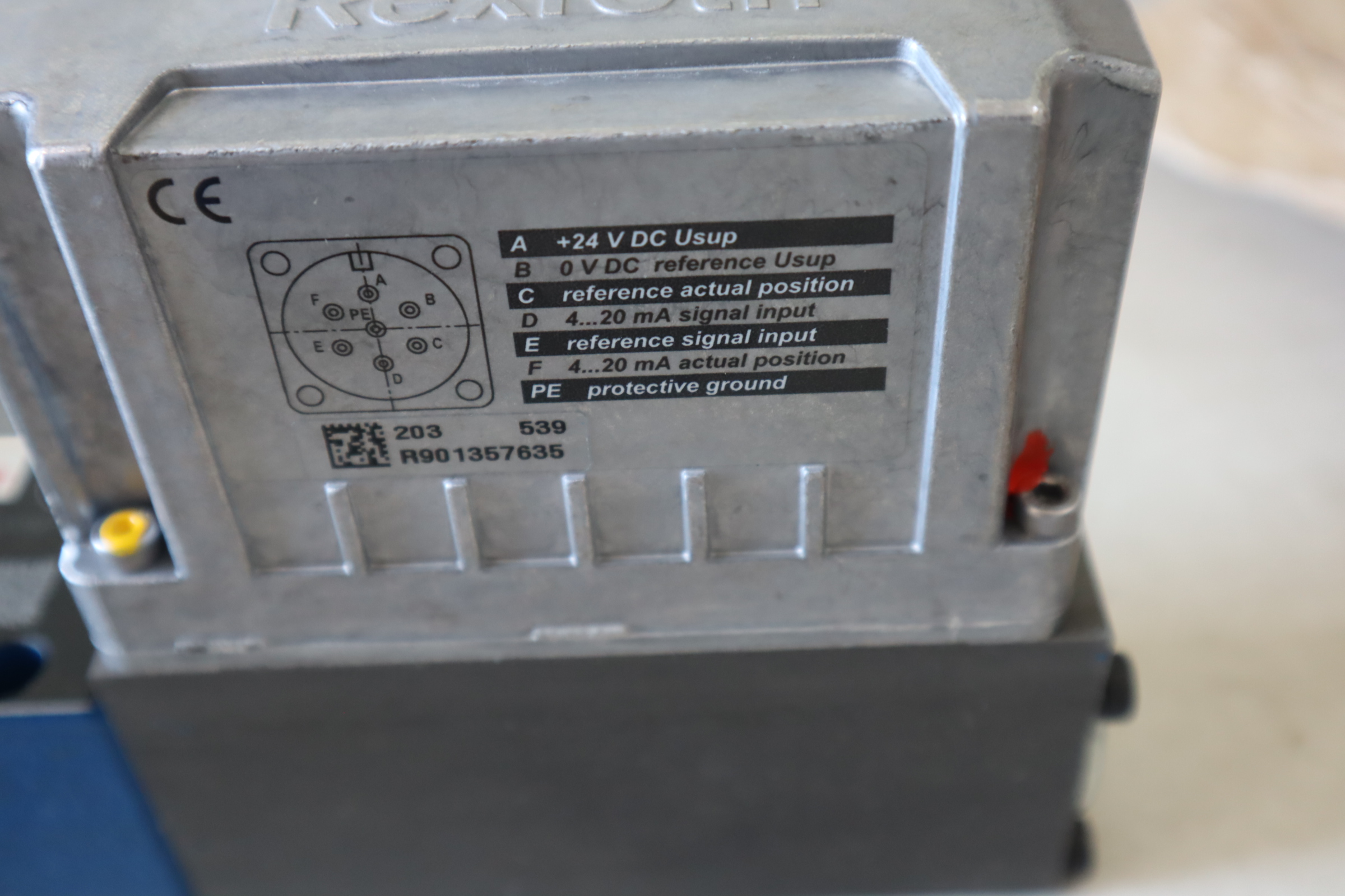 R901382376 4WRPEH6CB02L-3X/M/24F1 德国力士乐REXROTH比例阀