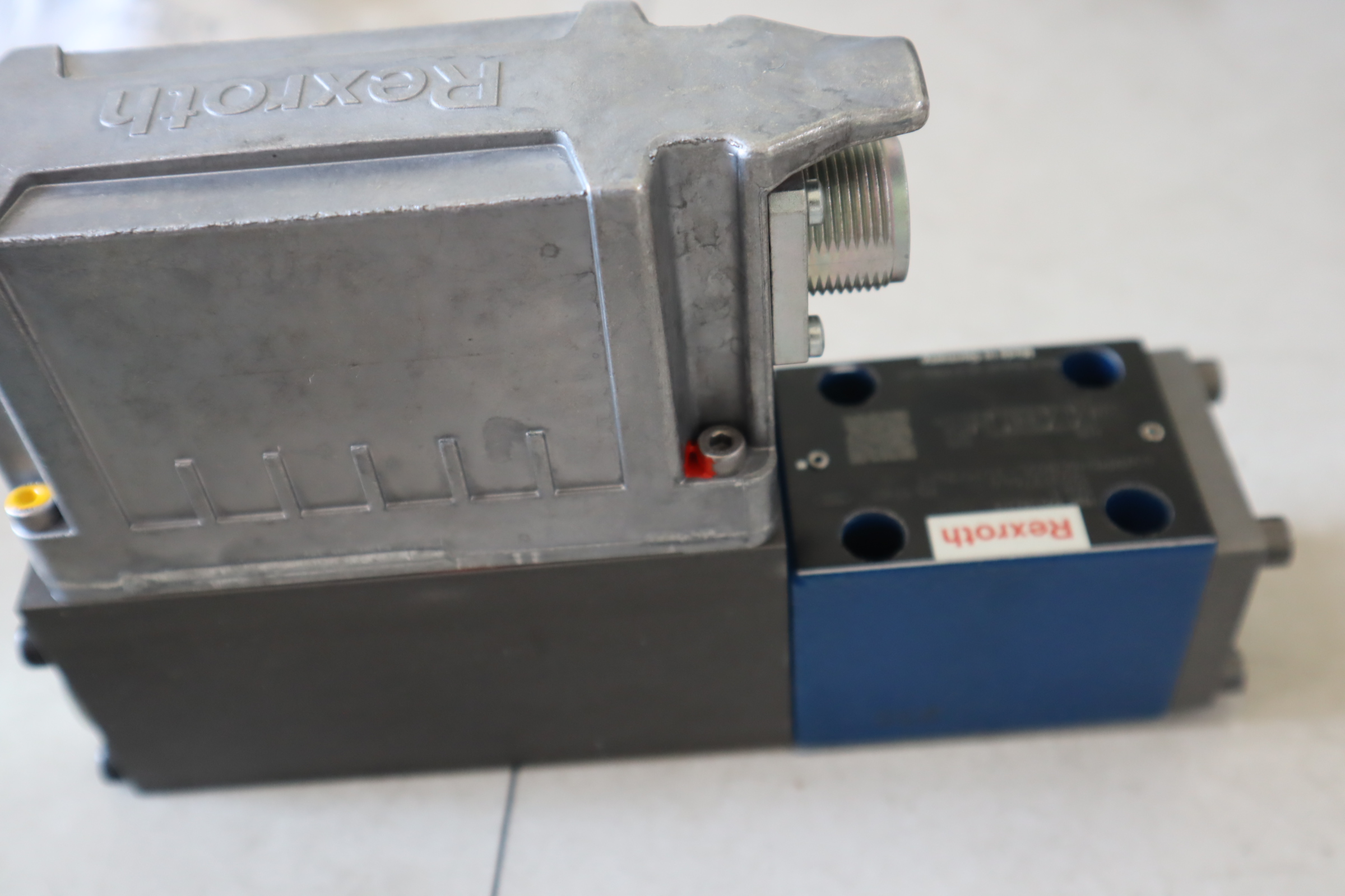 R901382376 4WRPEH6CB02L-3X/M/24F1 德国力士乐REXROTH比例阀