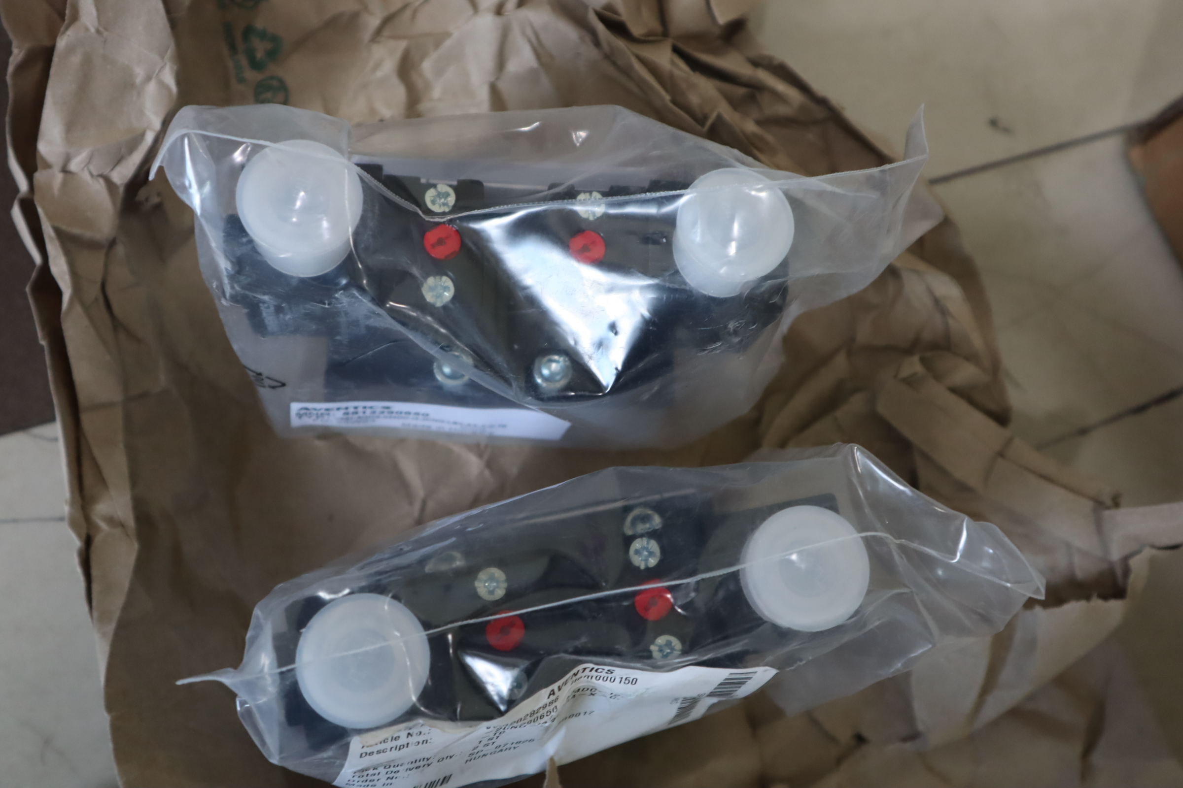 5812290650 0822241002 德国安沃驰AVENTICS气动阀气缸