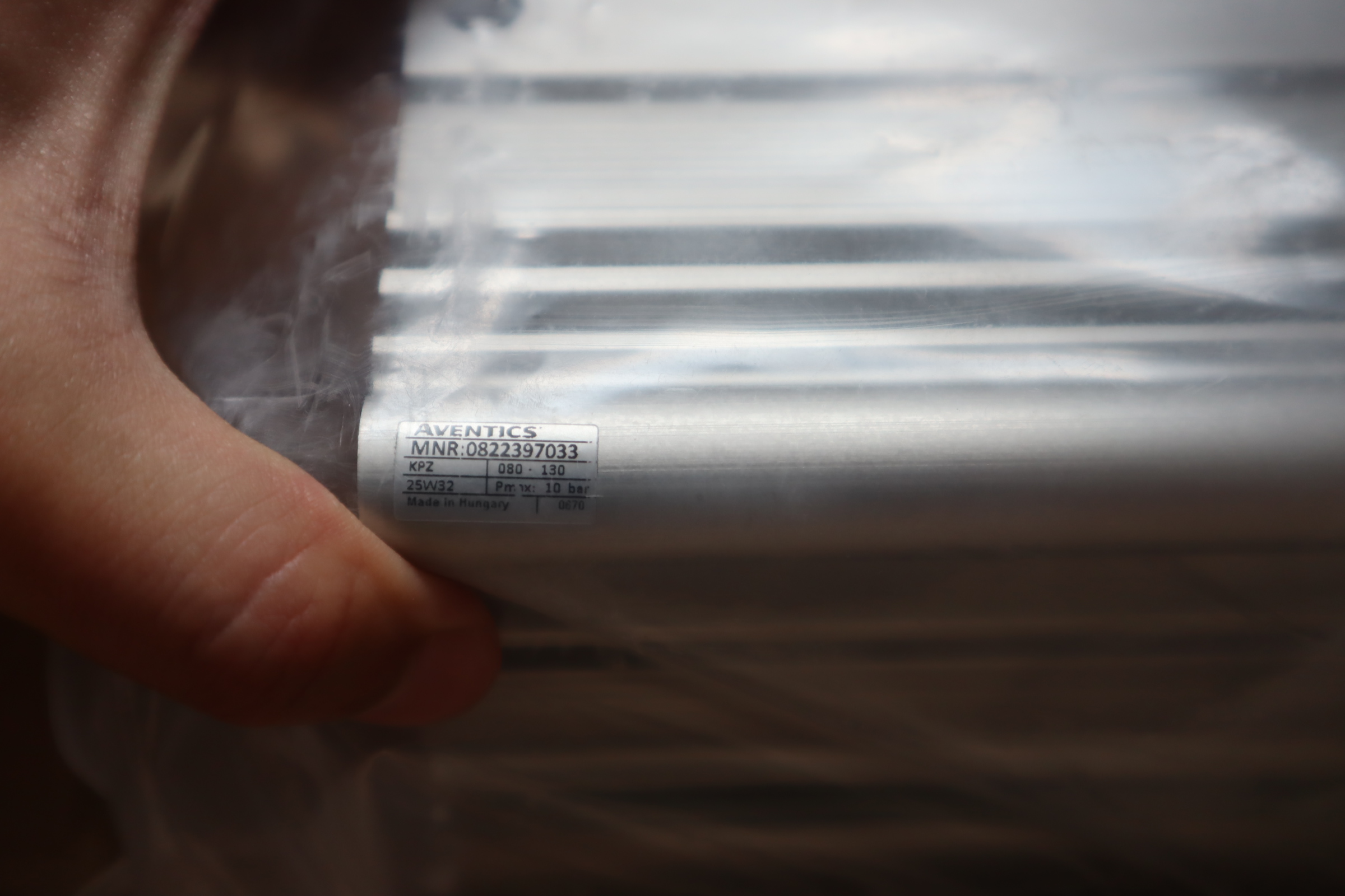 0822397033 0830100372 德国安沃驰AVENTICS气动阀气缸