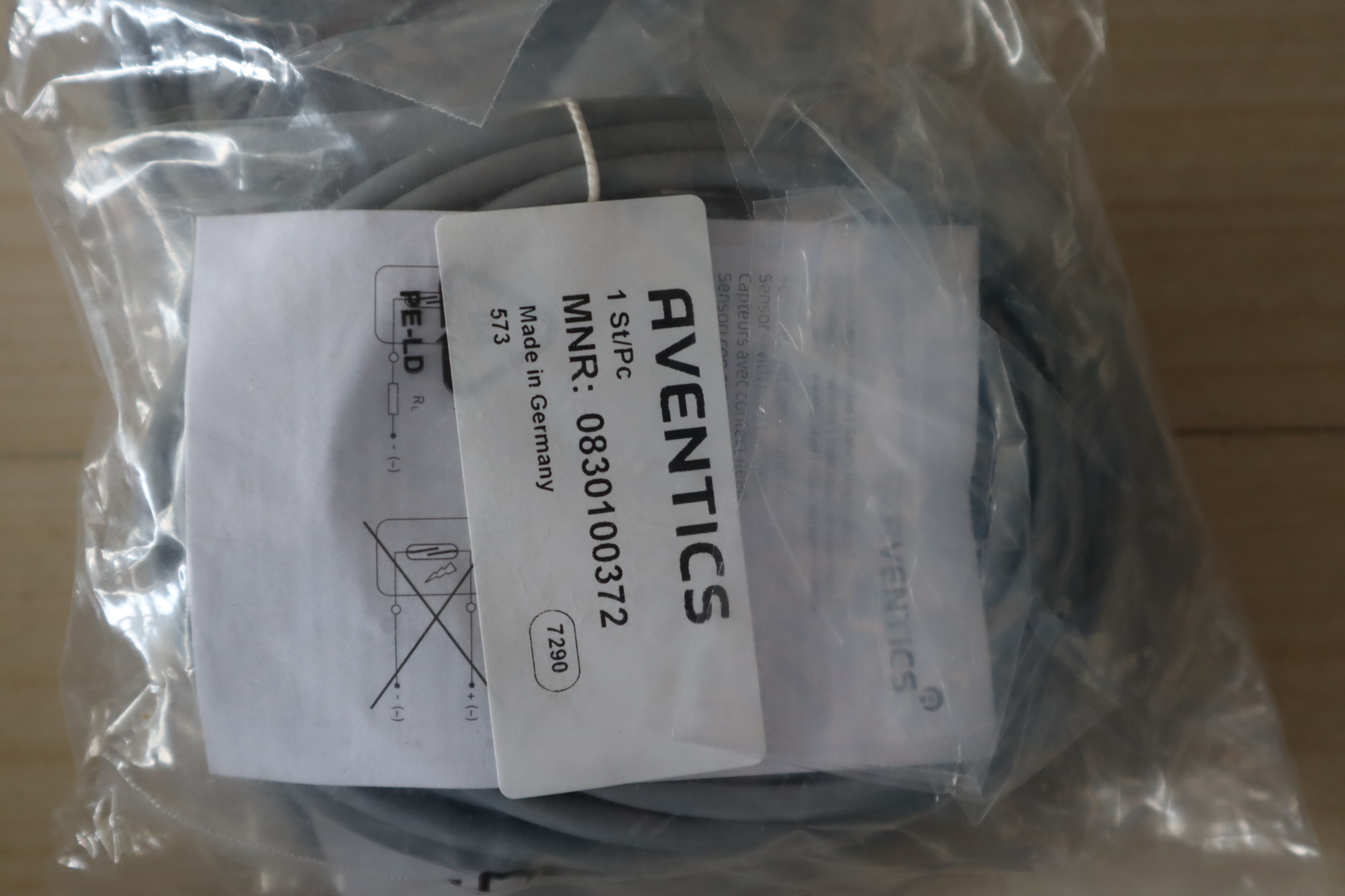 0822397033 0830100372 德国安沃驰AVENTICS气动阀气缸