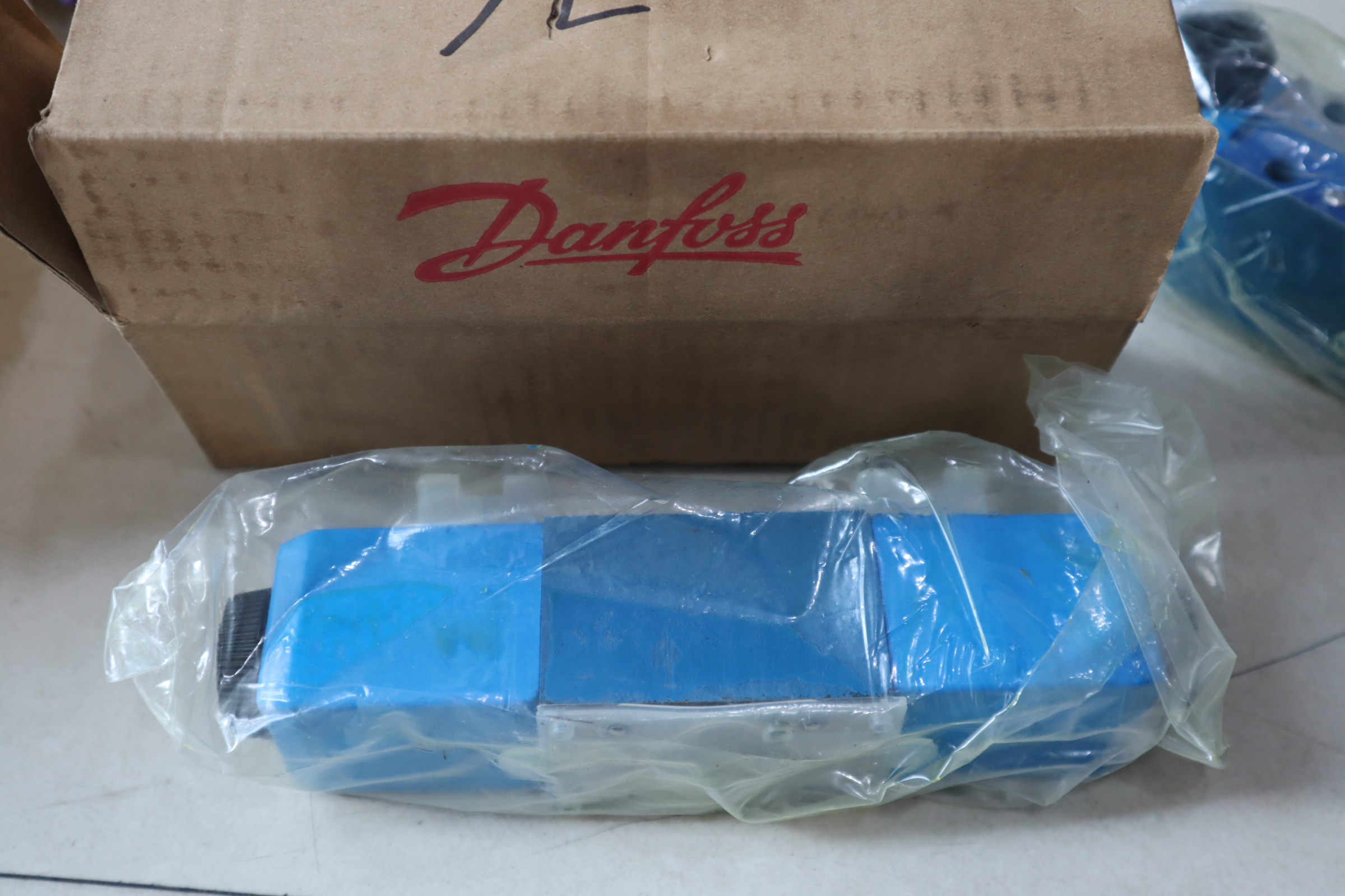 DG4V-3-7C-M-U-H7-69-EN124 6050209-002 6041789威格士VICKERS