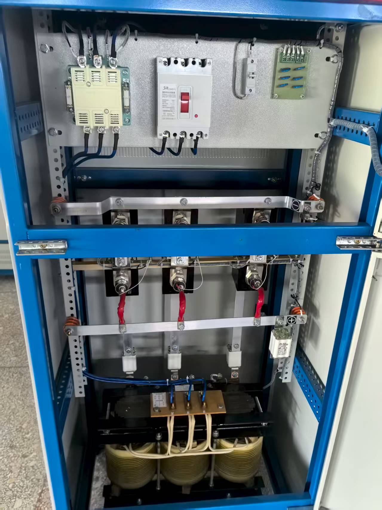 森腾 矿用电机车防爆充电机 蓄电池机车充电柜 高效充电 矿山必备