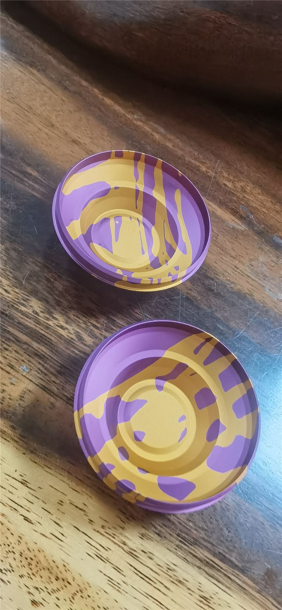 压铸铝氧化定制红色外壳锯切加工