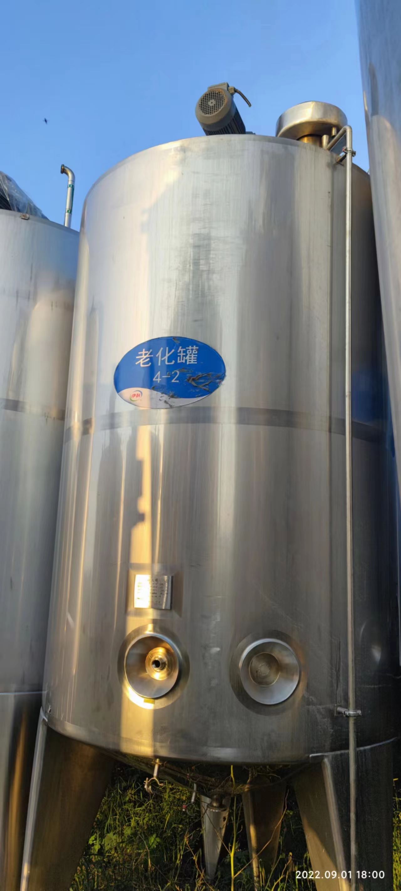 二手玻璃钢储罐100吨 常压液体储存罐 食品饮料用 结构合理