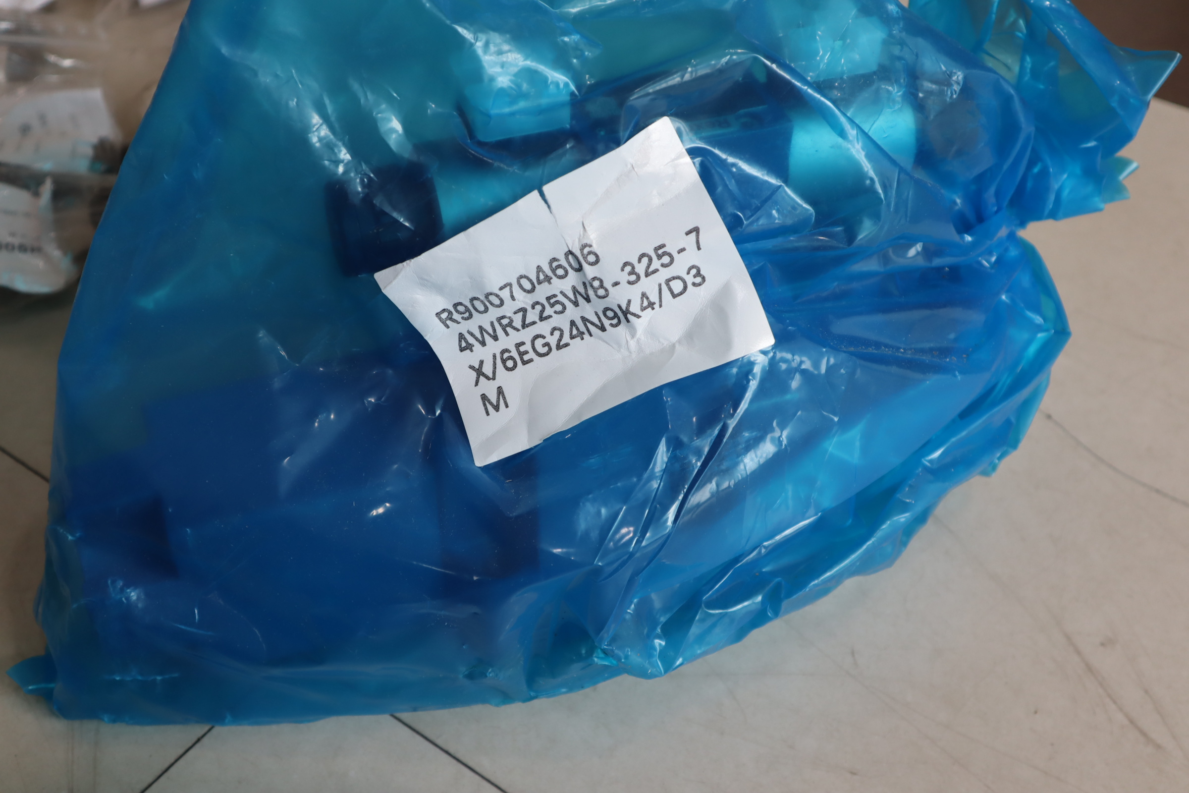 4WRZ25W8-325-7X/6EG24N9K4/D3M R900704606 力士乐REXROTH比例阀