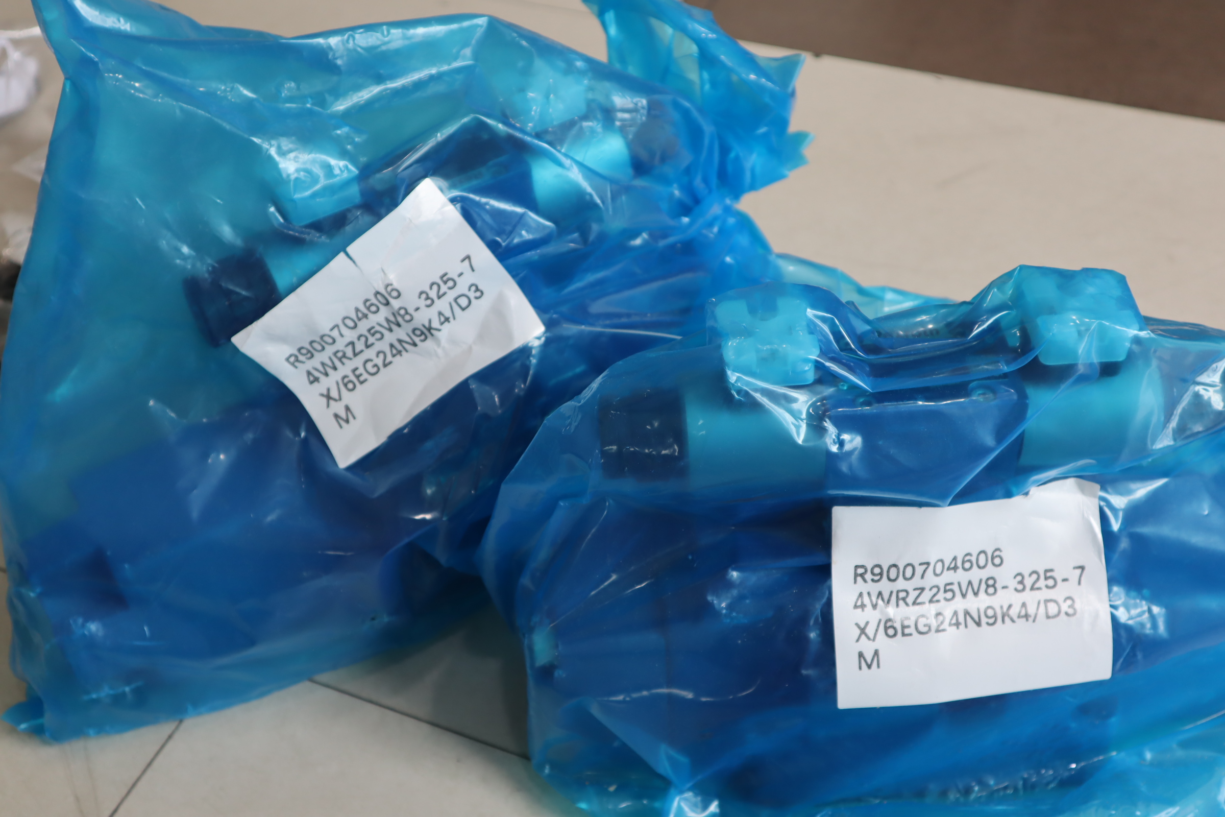 4WRZ25W8-325-7X/6EG24N9K4/D3M R900704606 力士乐REXROTH比例阀