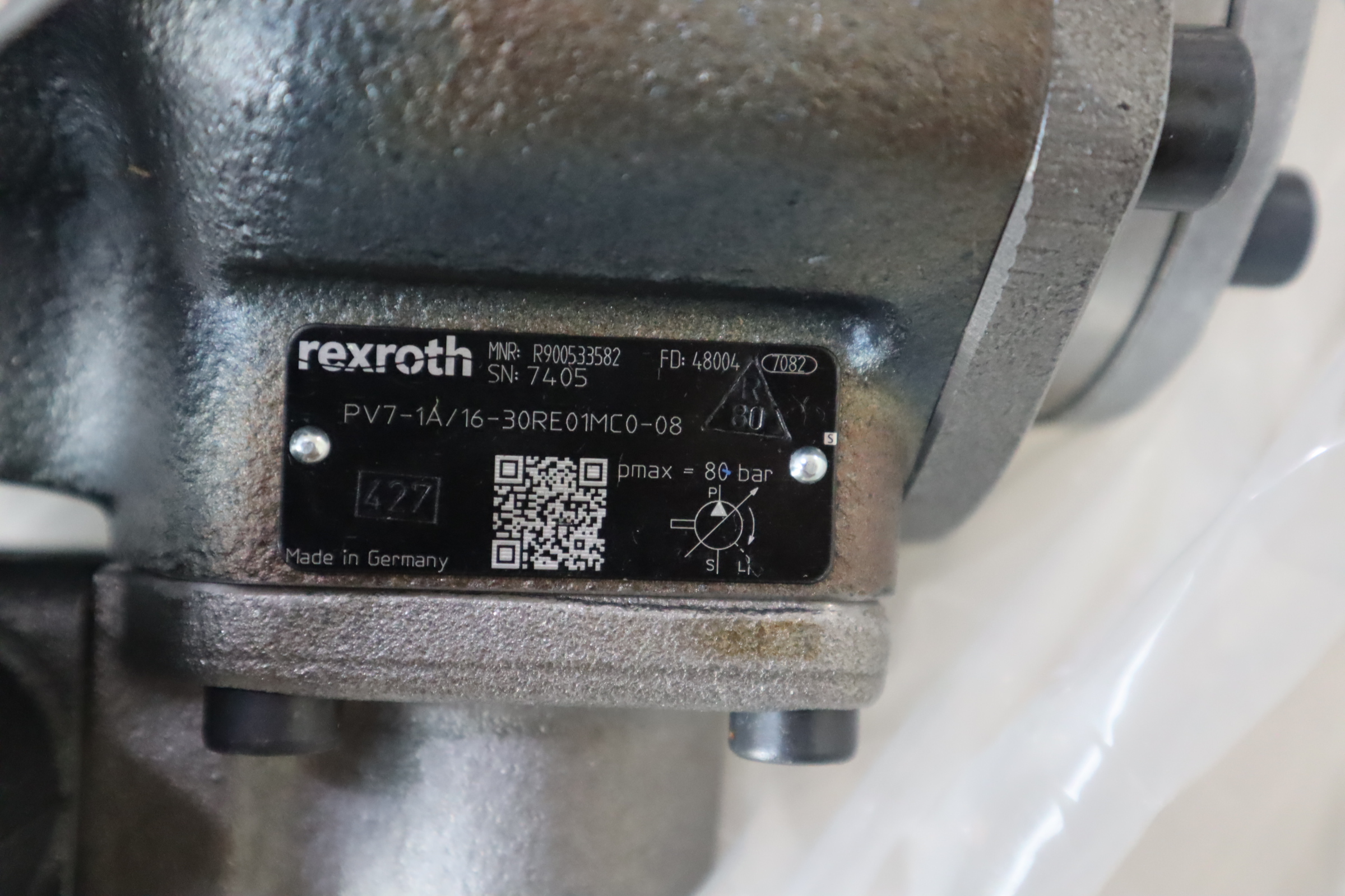 PV7-1A/16-30RE01MC0-08 R900533582 力士乐REXROTH叶片泵