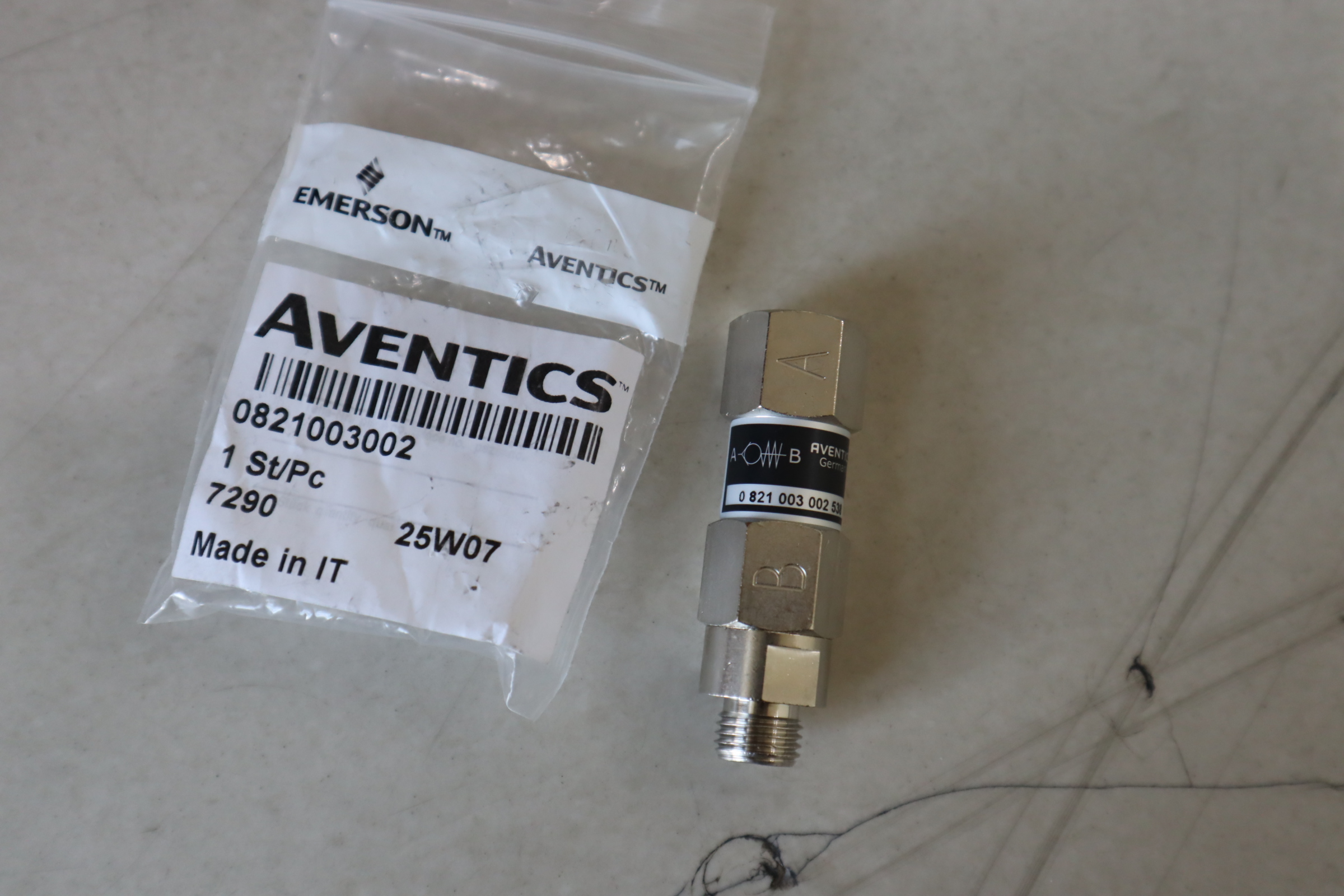 0821003002 德国安沃驰AVENTICS气动阀 IT意大利制造