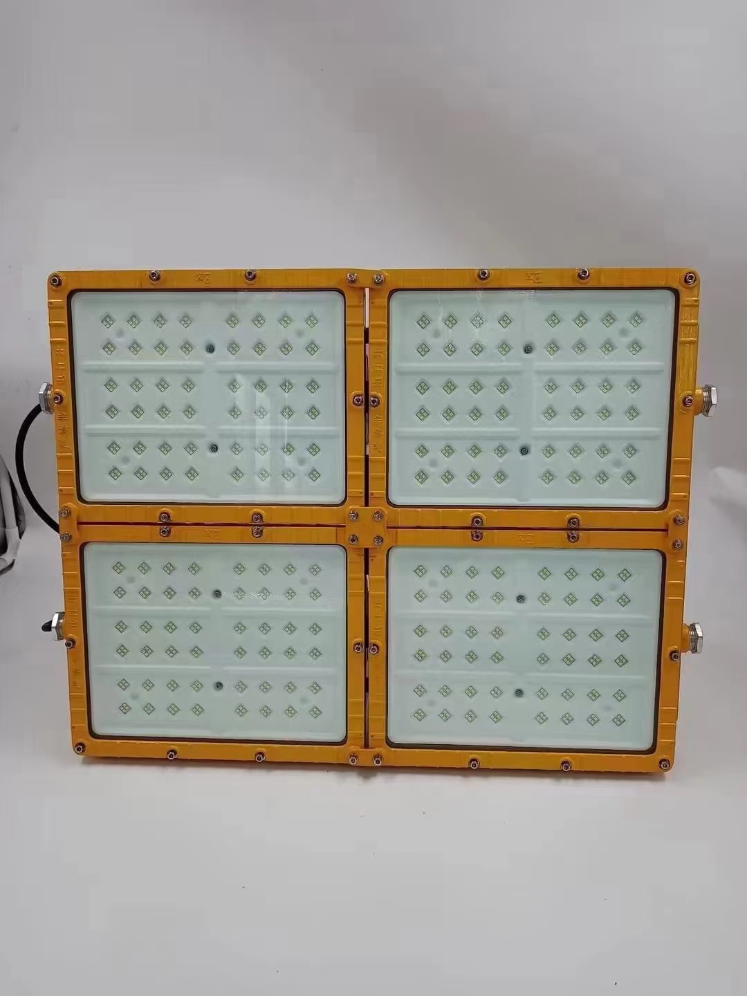  LED防眩泛光灯 防爆动力柜 稳固接线 安全防护 坚固耐用 不变形