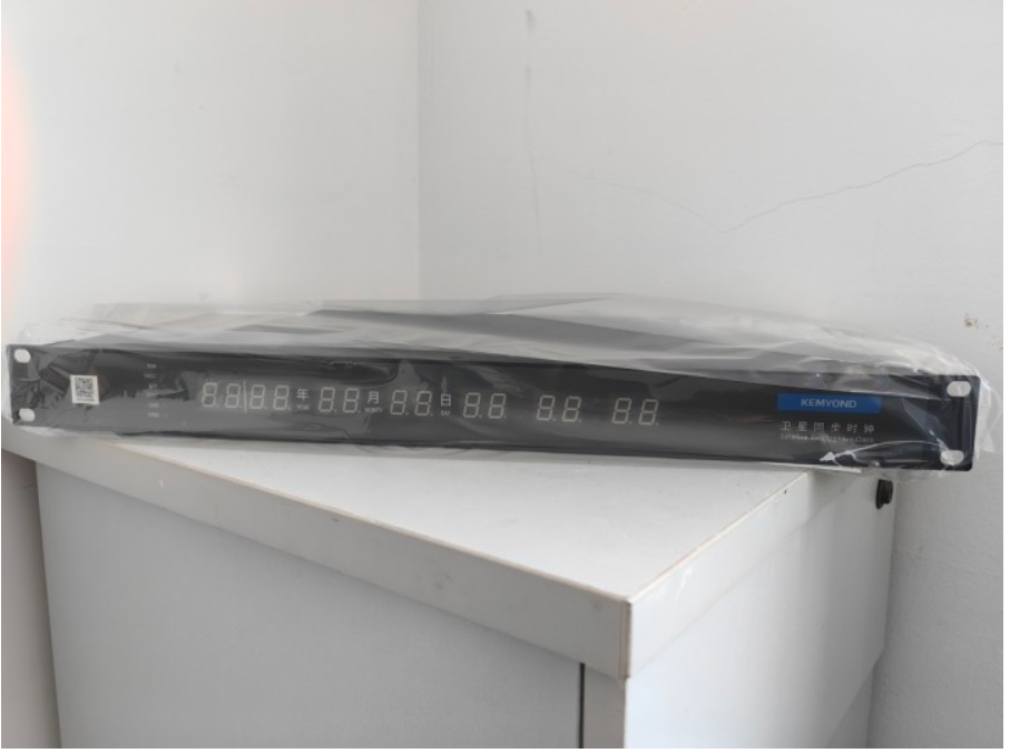 卫星时间同步装置ATS1800时钟