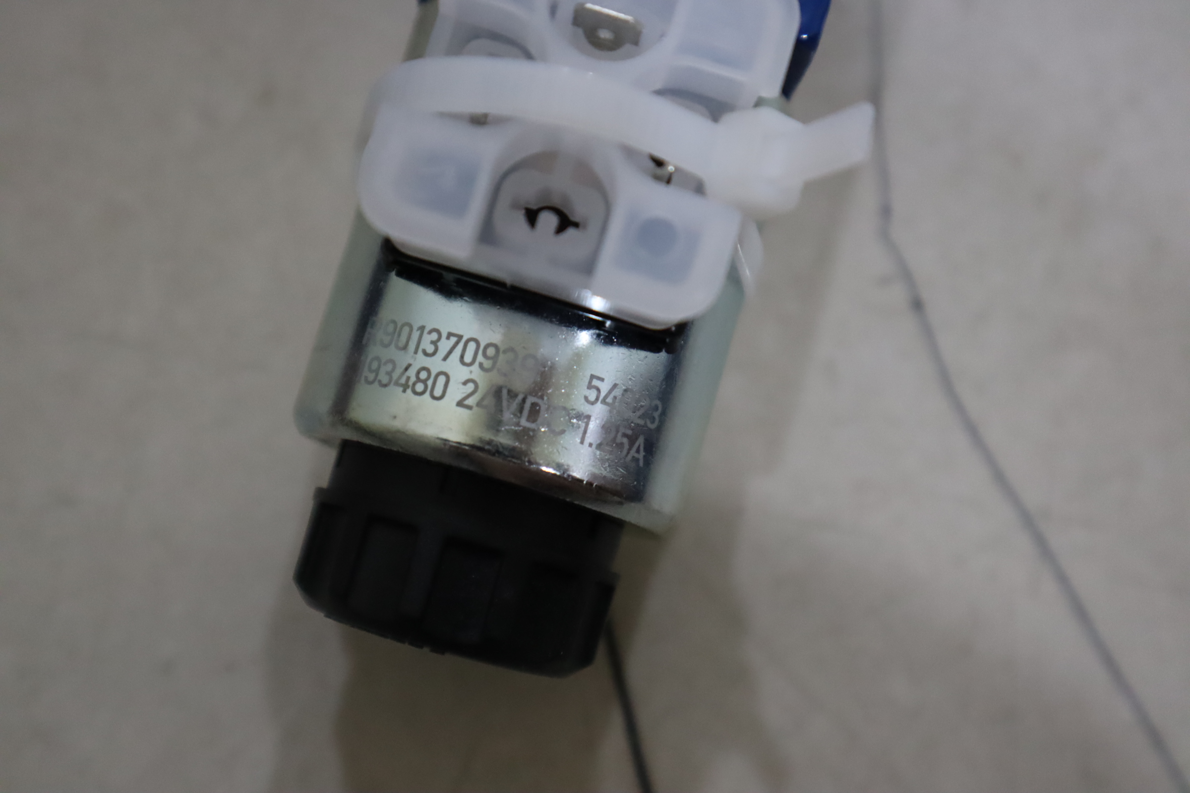 4WE6J2-62/EG24N9K4 R900572842 4WE6J2-6X/EG24N9K4REXROTH力士乐