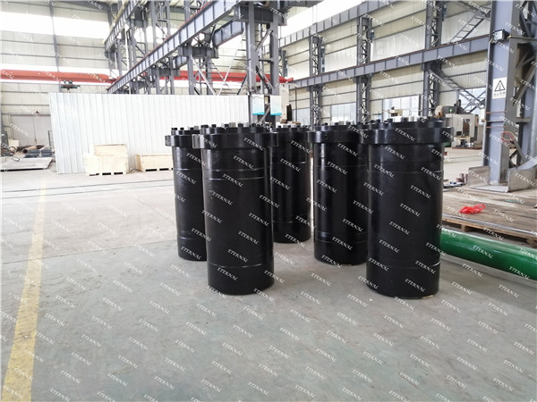 500吨锻压机油缸