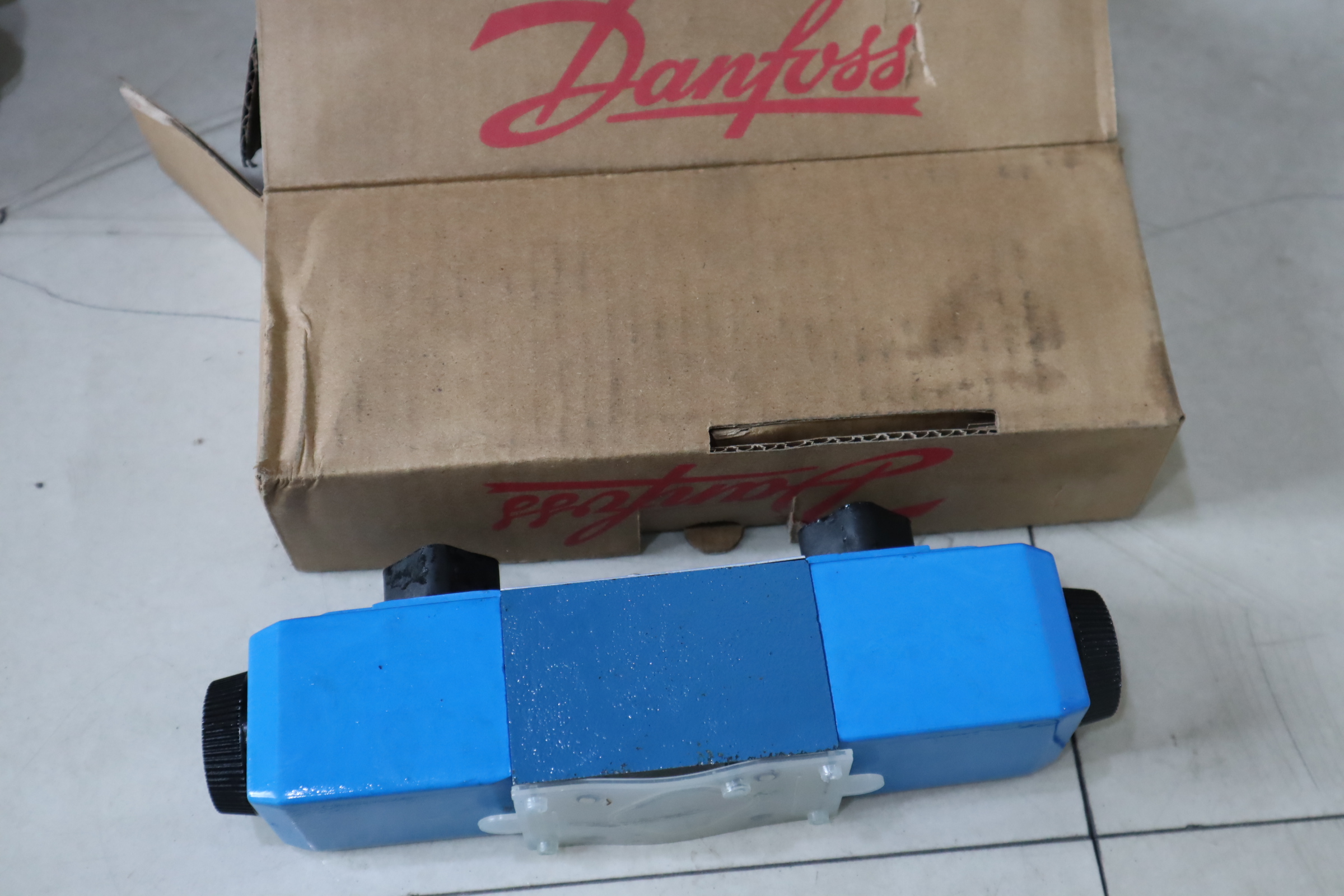 DG4V-3-7C-M-U-H7-69-EN124 6050209-002 威格士VICKERS伊顿EATON