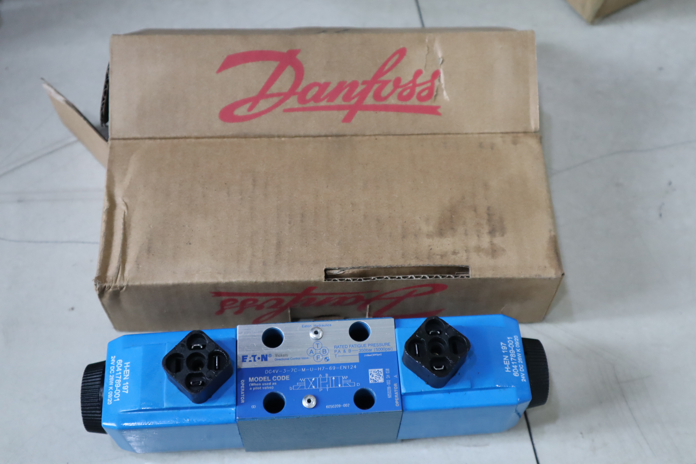 DG4V-3-7C-M-U-H7-69-EN124 6050209-002 威格士VICKERS伊顿EATON