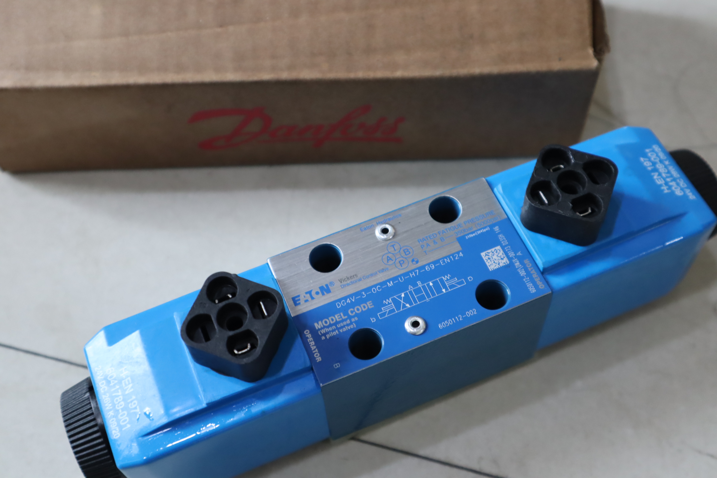 DG4V-3-0C-M-U-H7-69-EN124 6050112-002 威格士VICKERS伊顿EATON