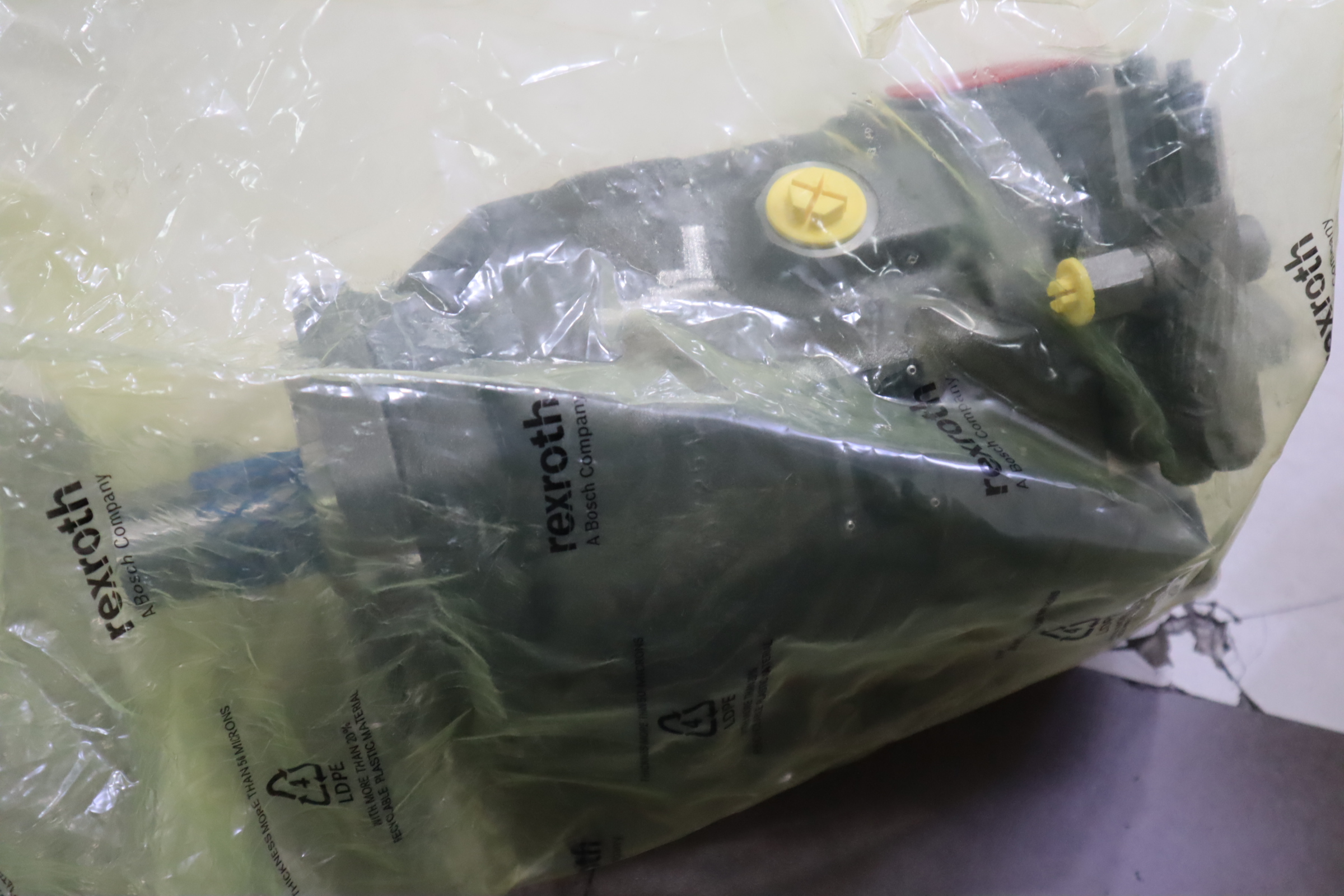 A A10VSO100DFR1/31R-VPA12N00 R910920847 力士乐REXROTH泵