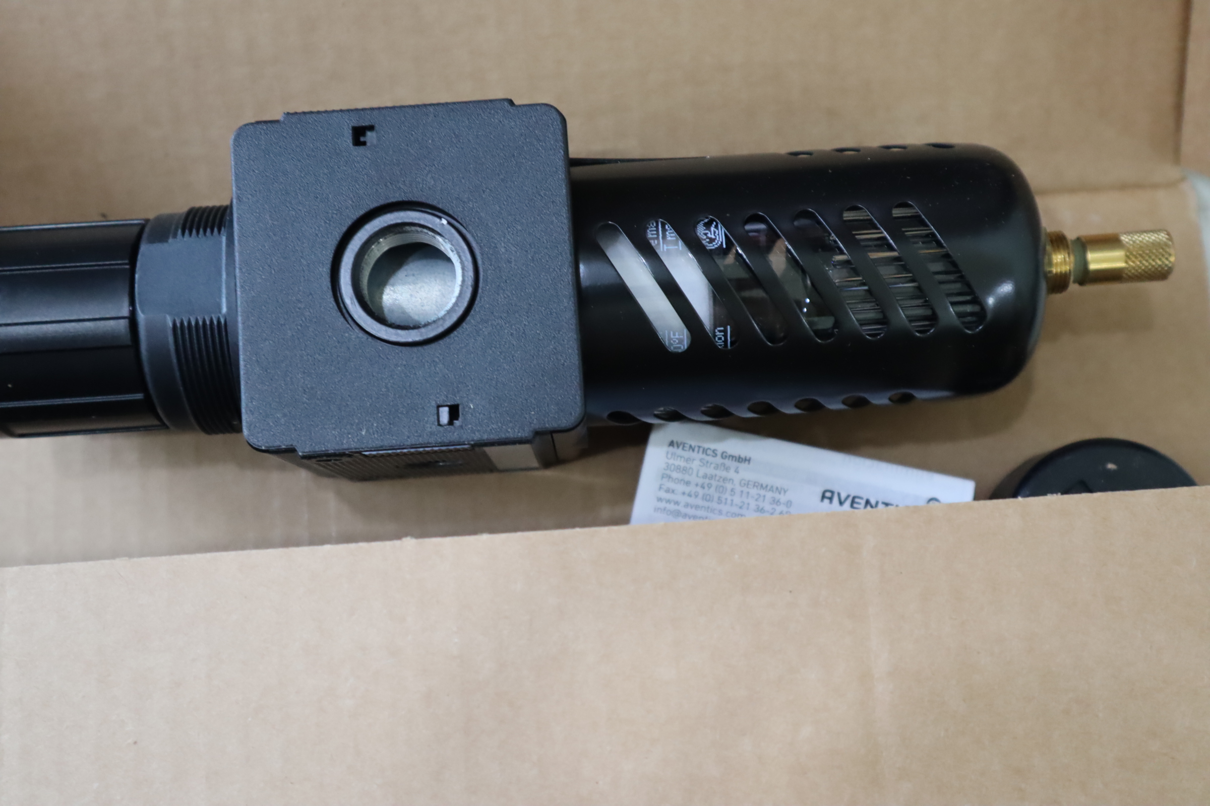 0821300354 R412015552 德国安沃驰AVENTICS气动阀