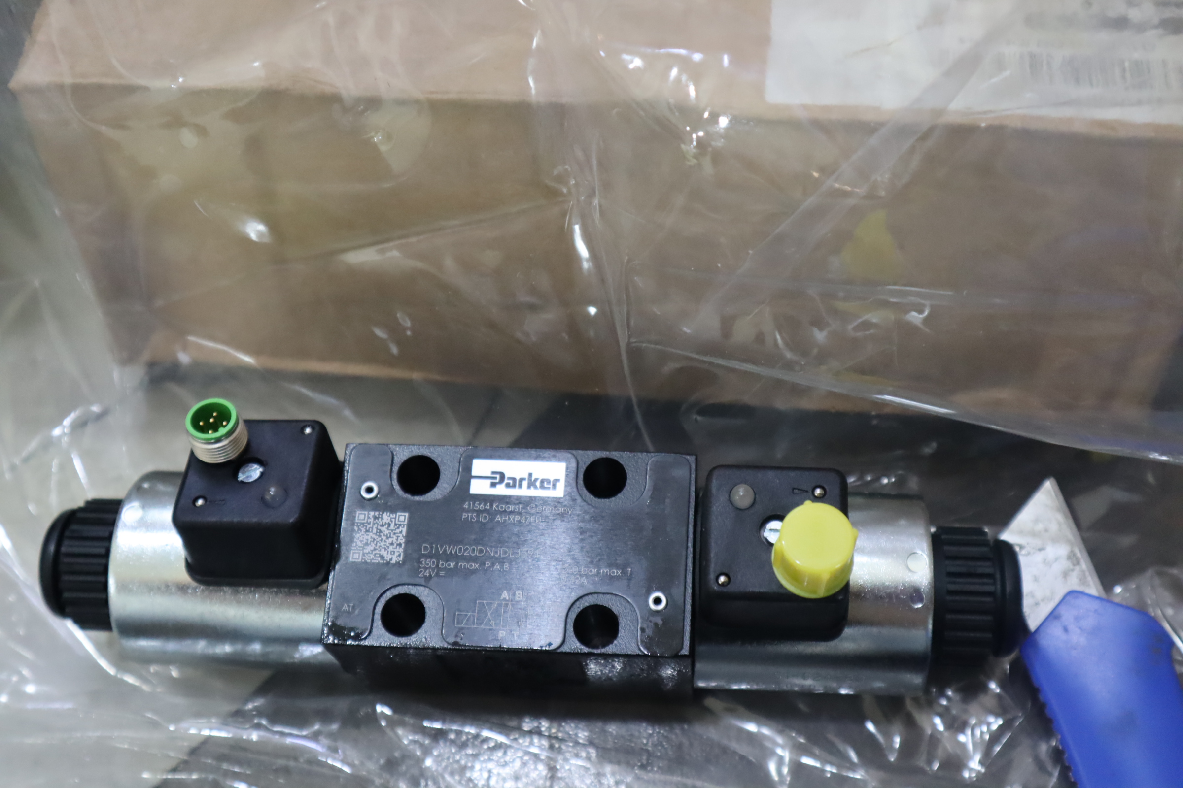 D1VW020DNJDLJ591 派克PARKER电磁阀 S1-024F80 24VDC 0.42A线圈