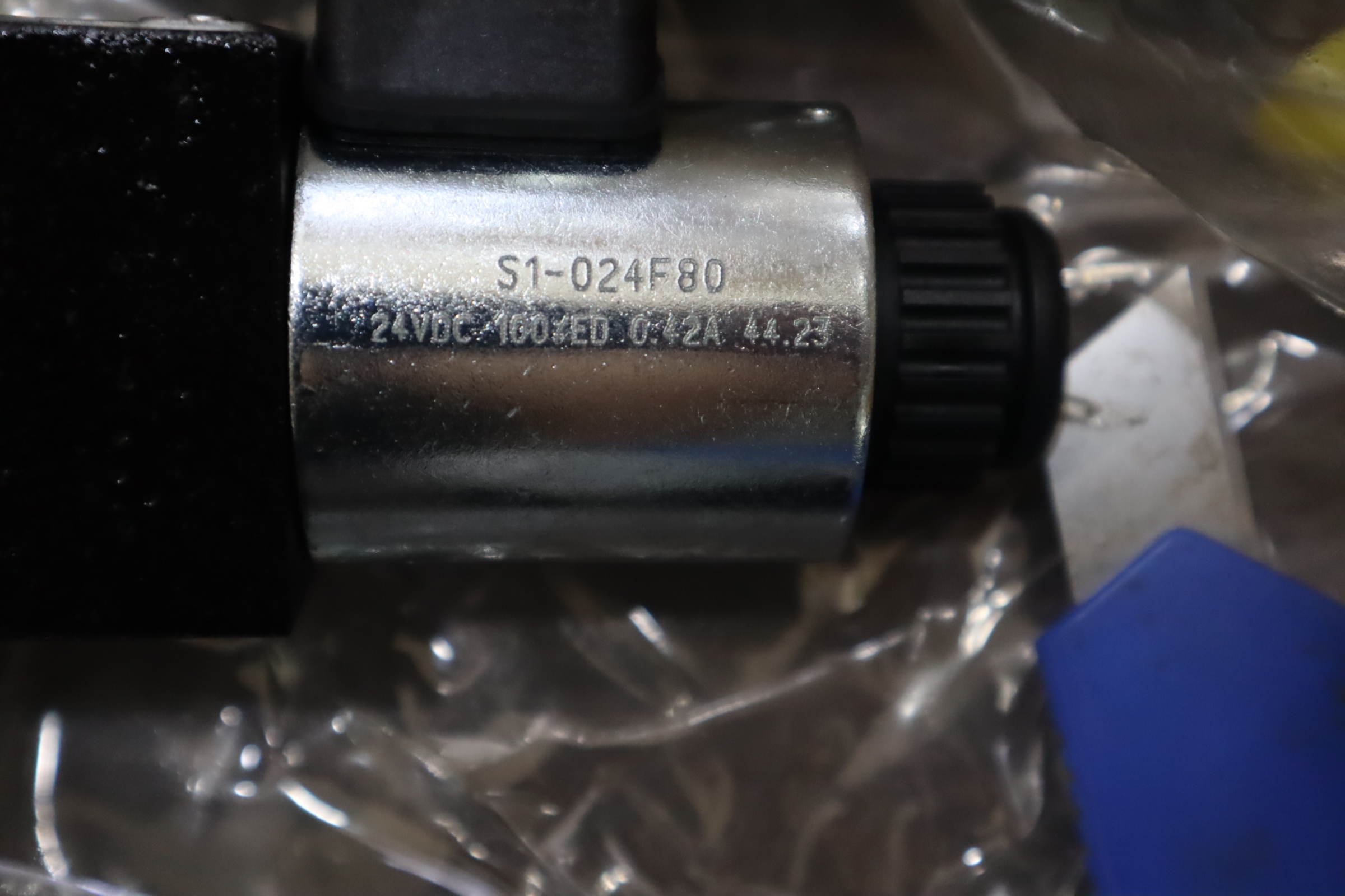 D1VW020DNJDLJ591 派克PARKER电磁阀 S1-024F80 24VDC 0.42A线圈