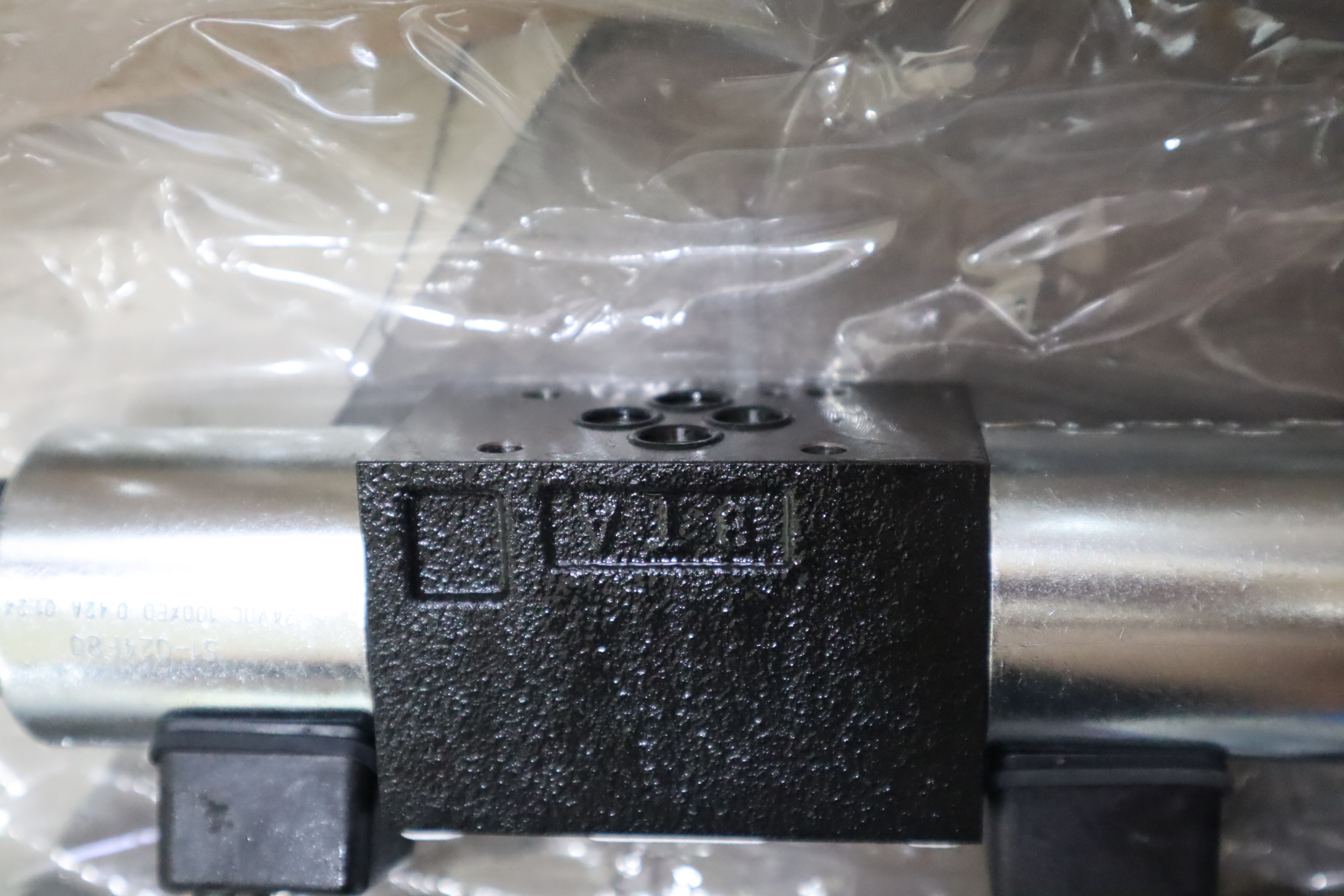 D1VW020DNJDLJ591 派克PARKER电磁阀 S1-024F80 24VDC 0.42A线圈