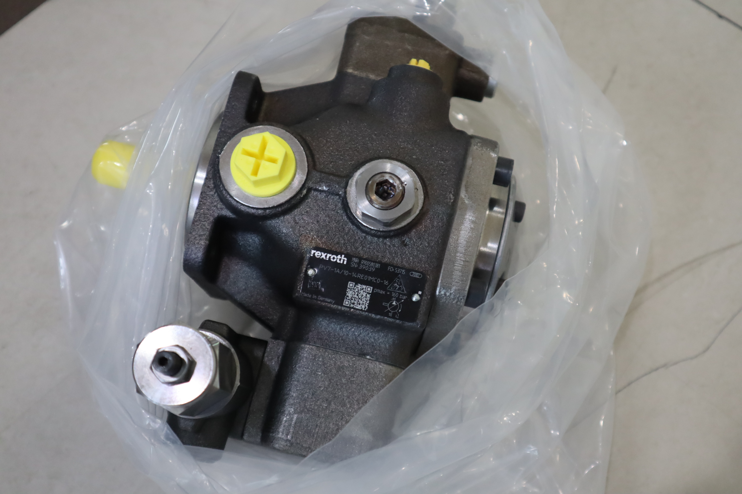 叶片泵PV7-1X/10-14RE01MC0-16 R900580381德国产 力士乐REXROTH