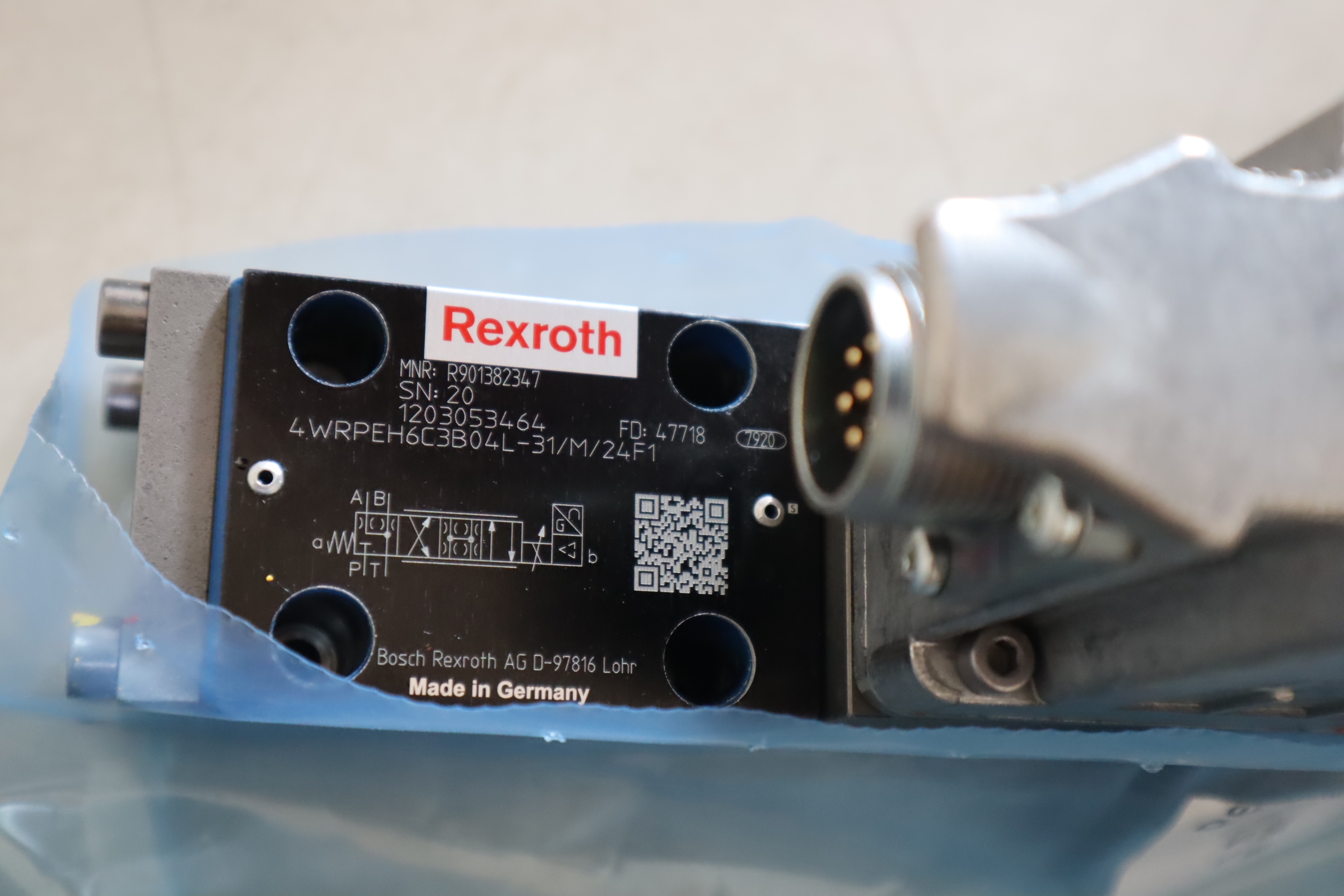 4WRPEH6C3B04L-3X/M/24F1 R901382347 力士乐REXROTH比例阀