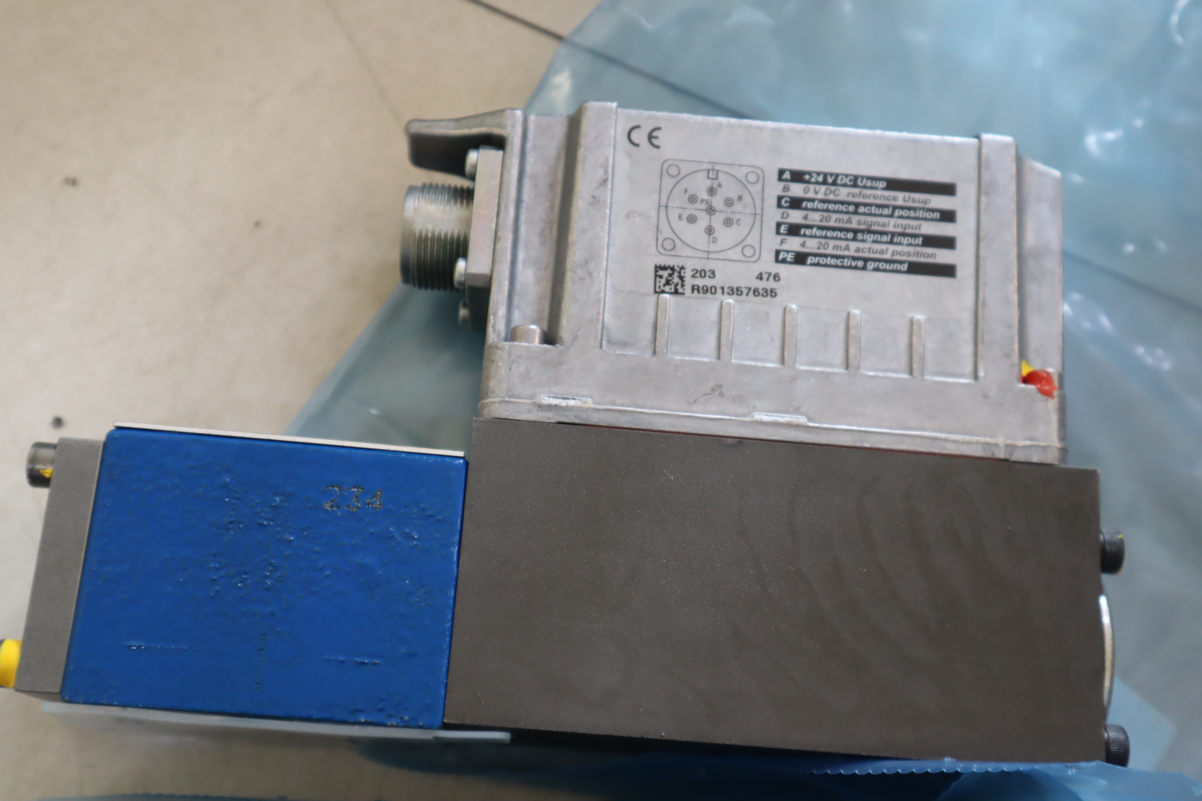 4WRPEH6C3B04L-3X/M/24F1 R901382347 力士乐REXROTH比例阀