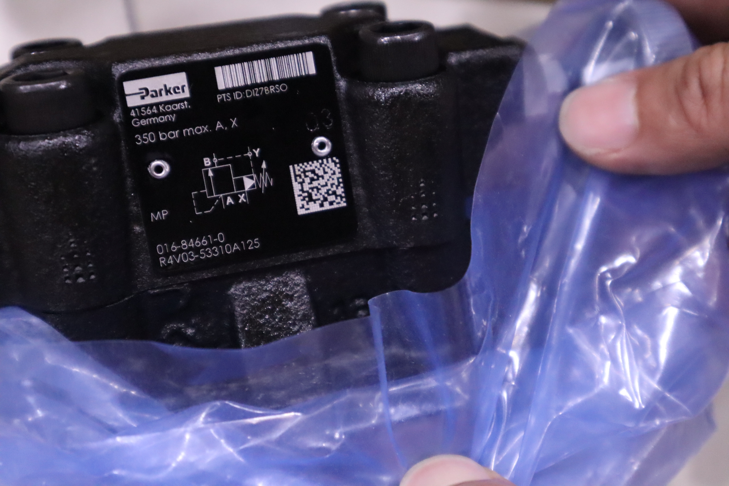 016-84661-0 R4V03-53310A125 美国派克PARKER溢流阀