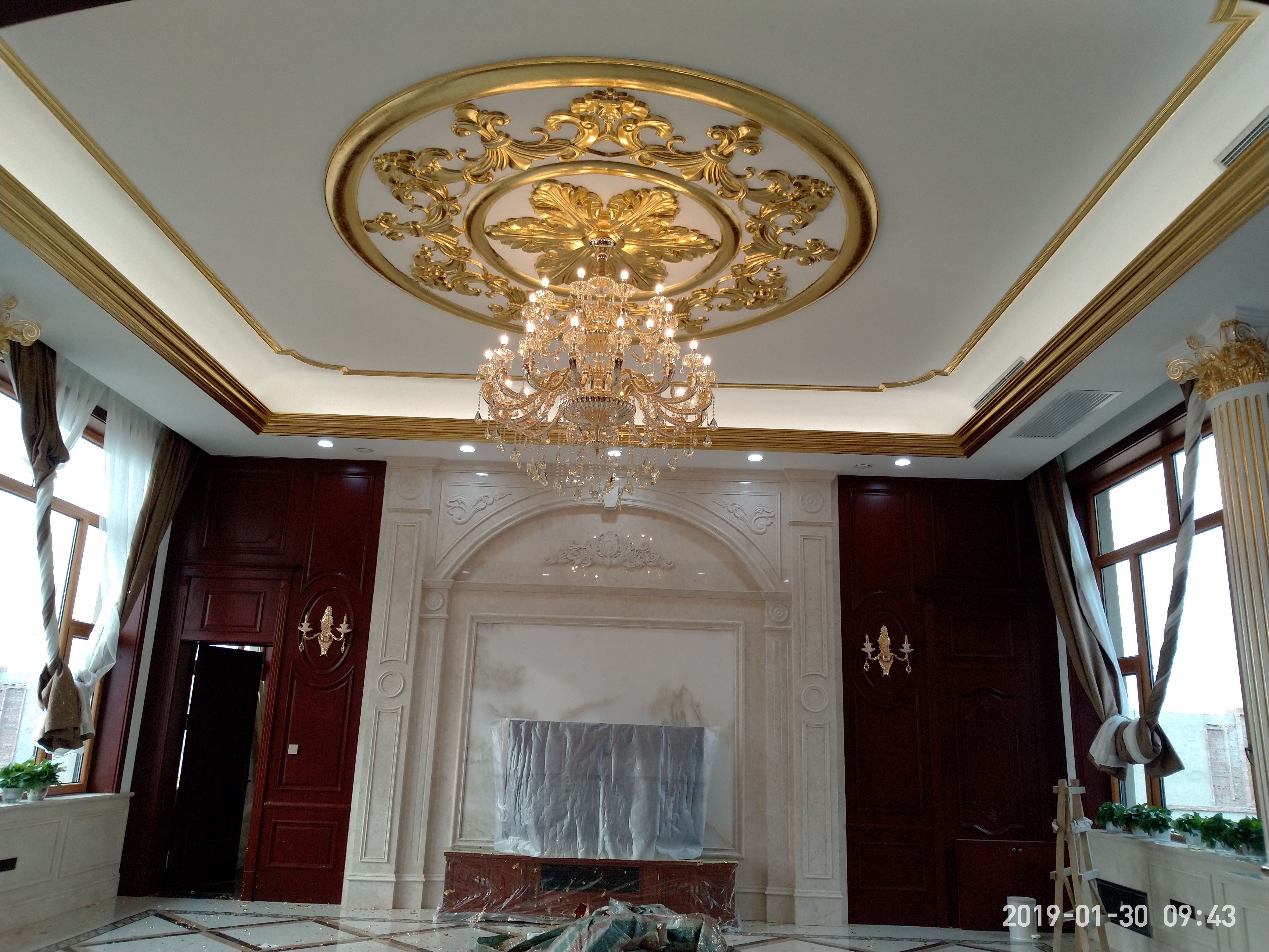 墙面装饰贴台湾金香槟银厂家师傅年轻 干活麻利