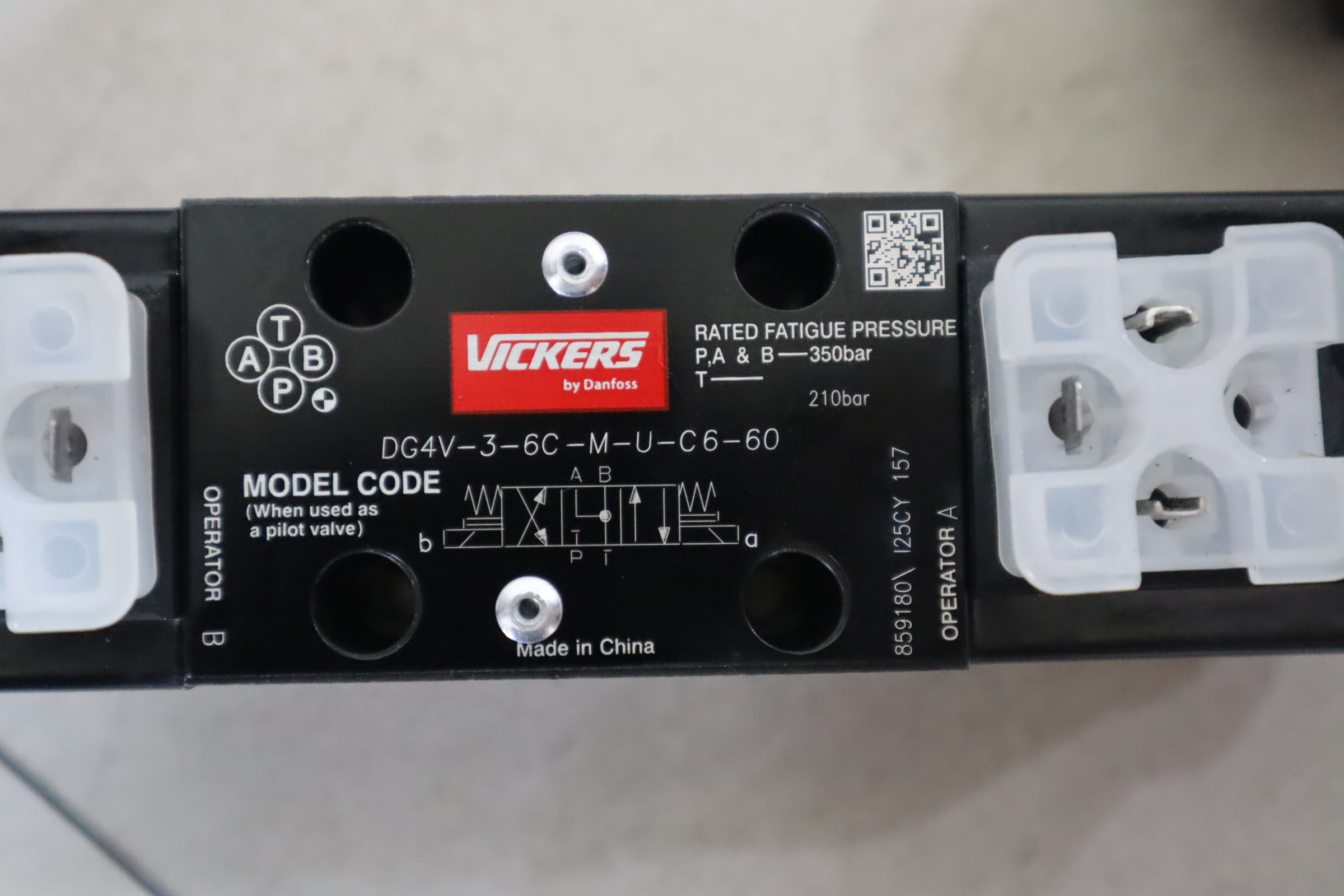 DG4V-3-6C-M-U-C6-60 859180 C507826 威格士VICKERS丹佛斯DANFOSS