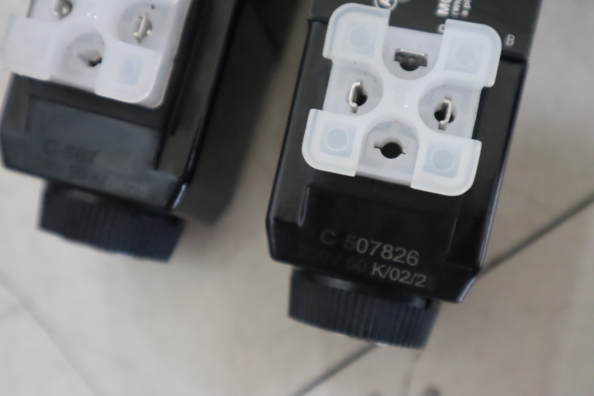 DG4V-3-6C-M-U-C6-60 859180 C507826 威格士VICKERS丹佛斯DANFOSS