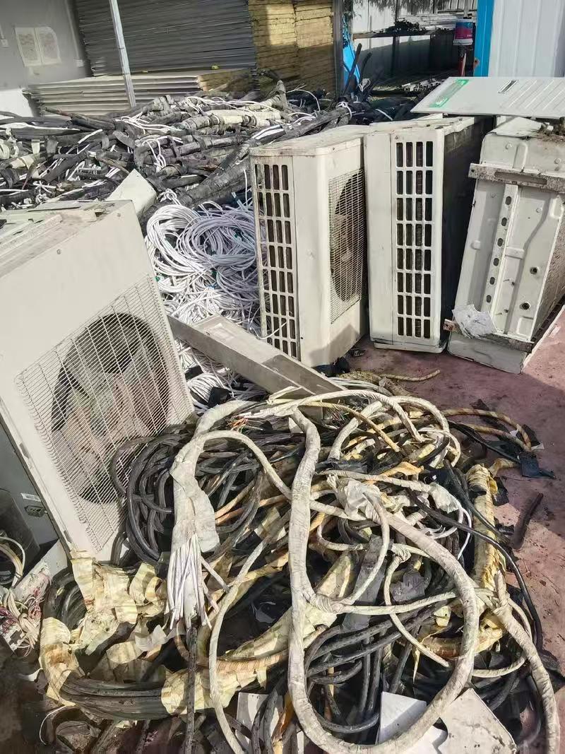 回收旧中央空调 水冷柜式空调 箱体式二手冷水机组回收利用