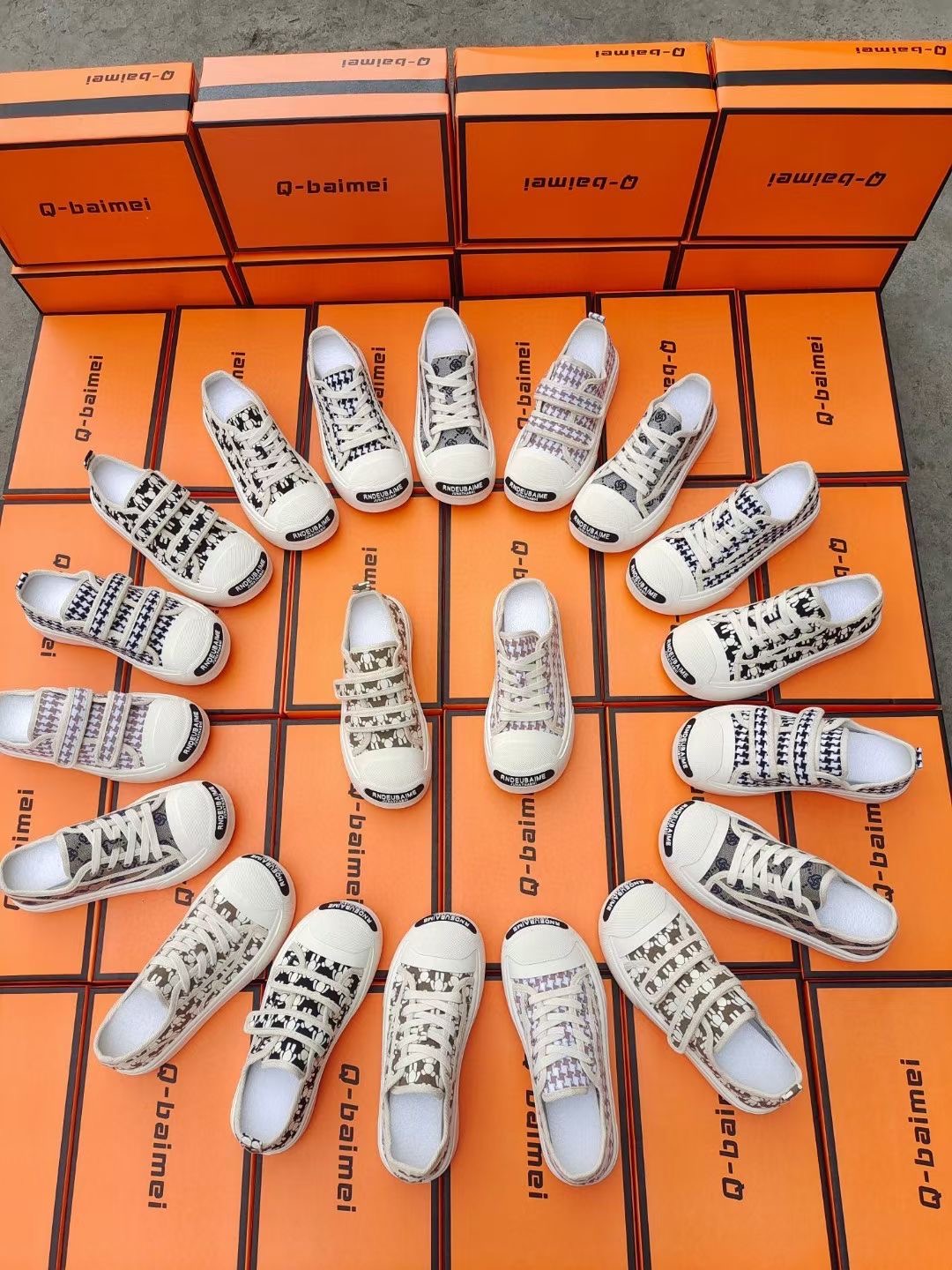 儿童拖鞋2023夏季男女童卡通中小童凉拖鞋洞洞鞋处理批发地摊鞋