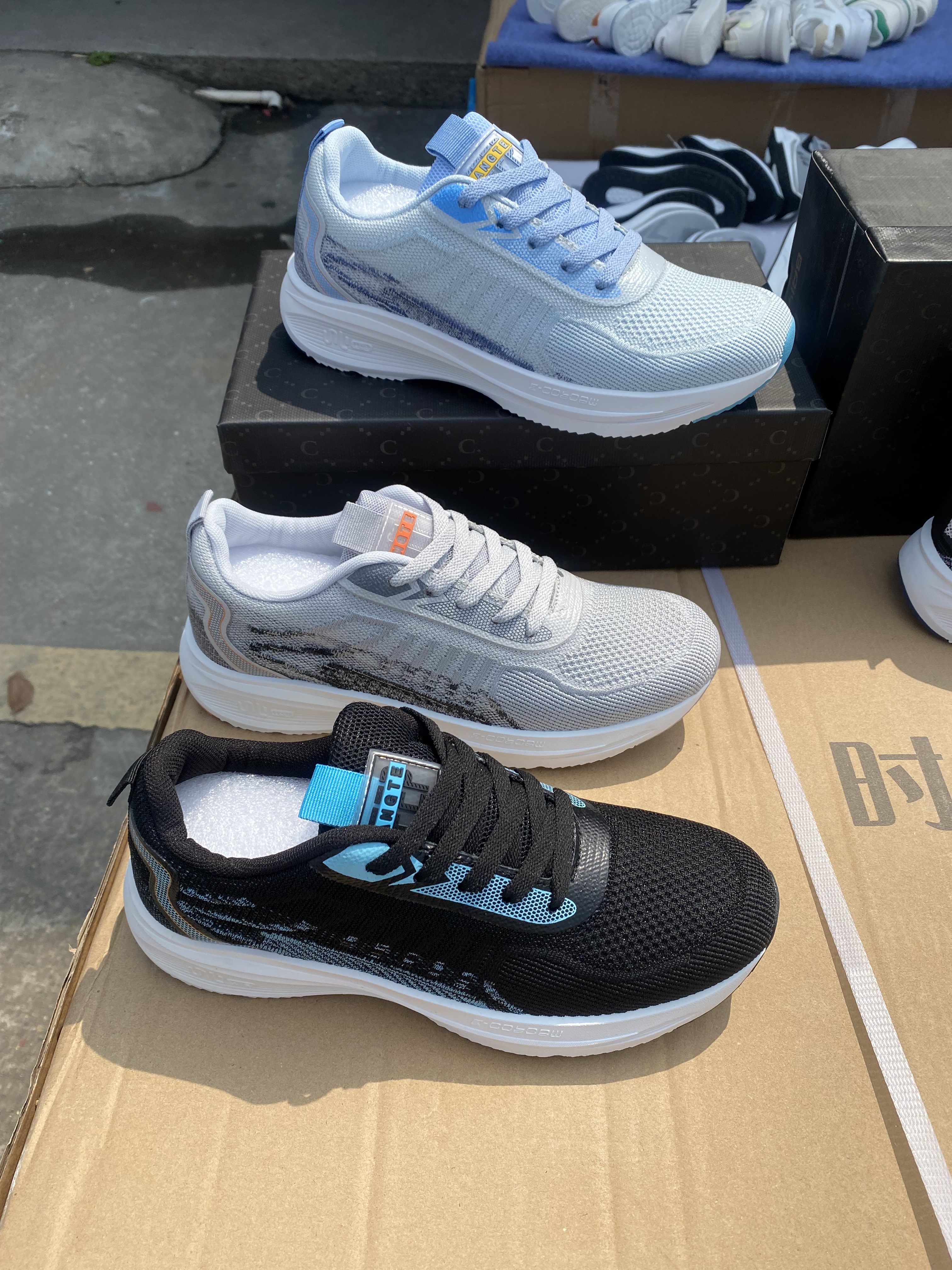 老人鞋地摊货处理地摊库存鞋夏季休闲杂款 赶集地摊鞋货源男女