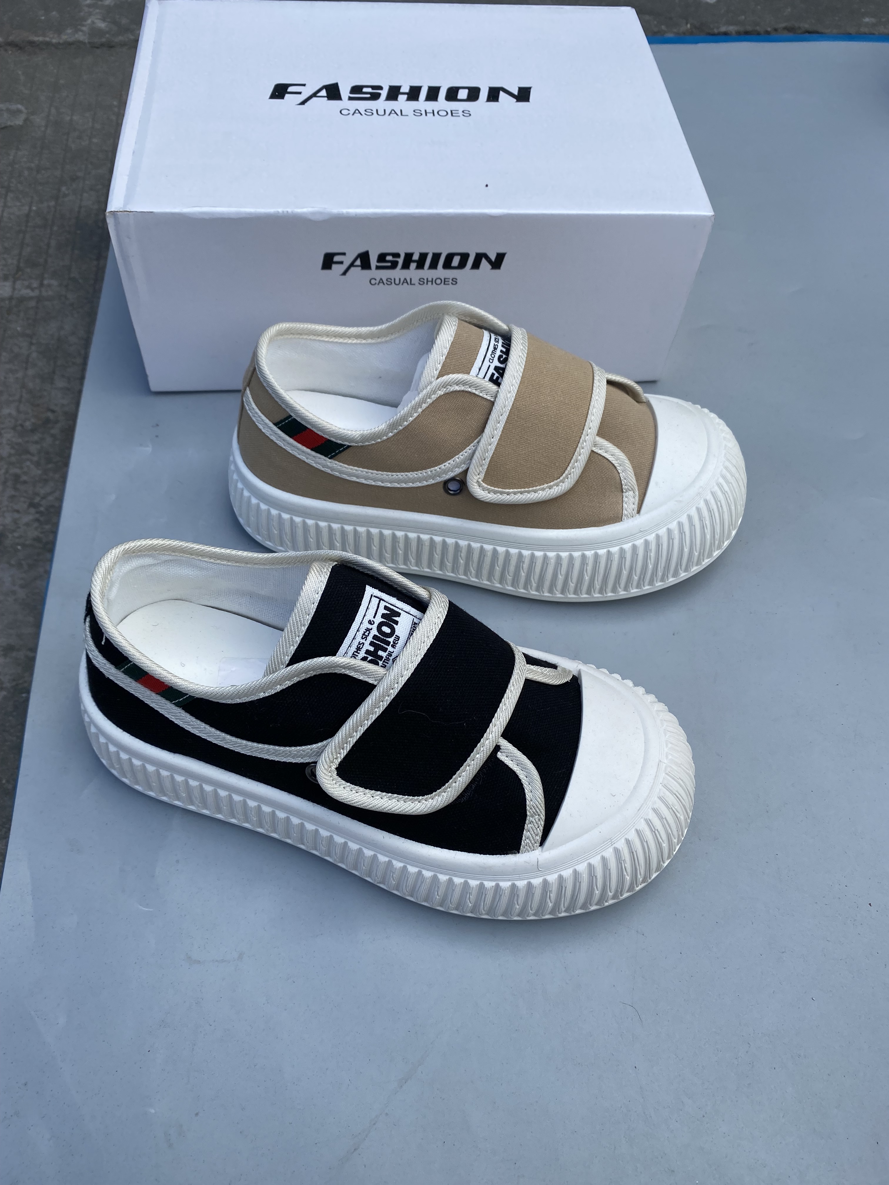 2024春季新款摆地摊休闲小白鞋学生潮流百搭厚底板鞋赶集女鞋货源